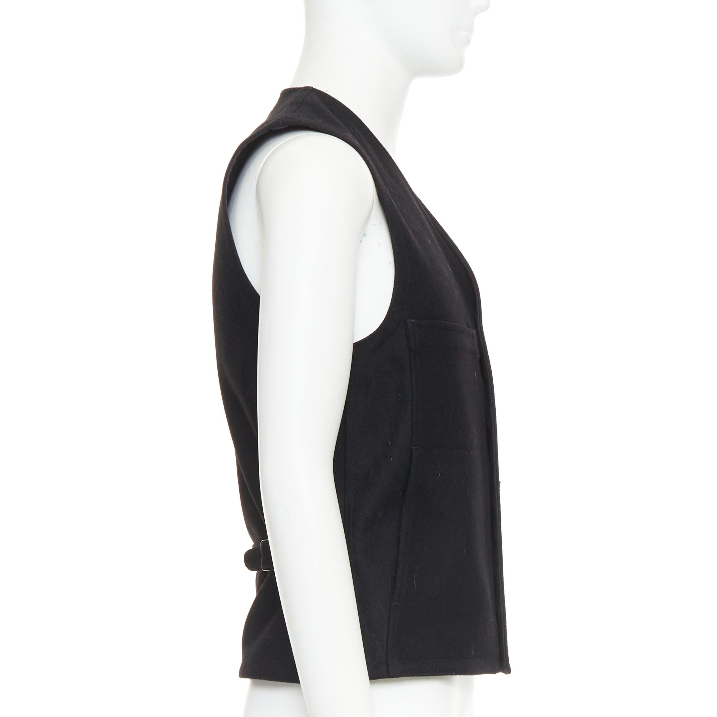 LEMAIRE cappotto nero in feltro di lana vergine con bottoni in corno e tasca in vita Sz.2 M In condizioni buone in vendita a Hong Kong, NT