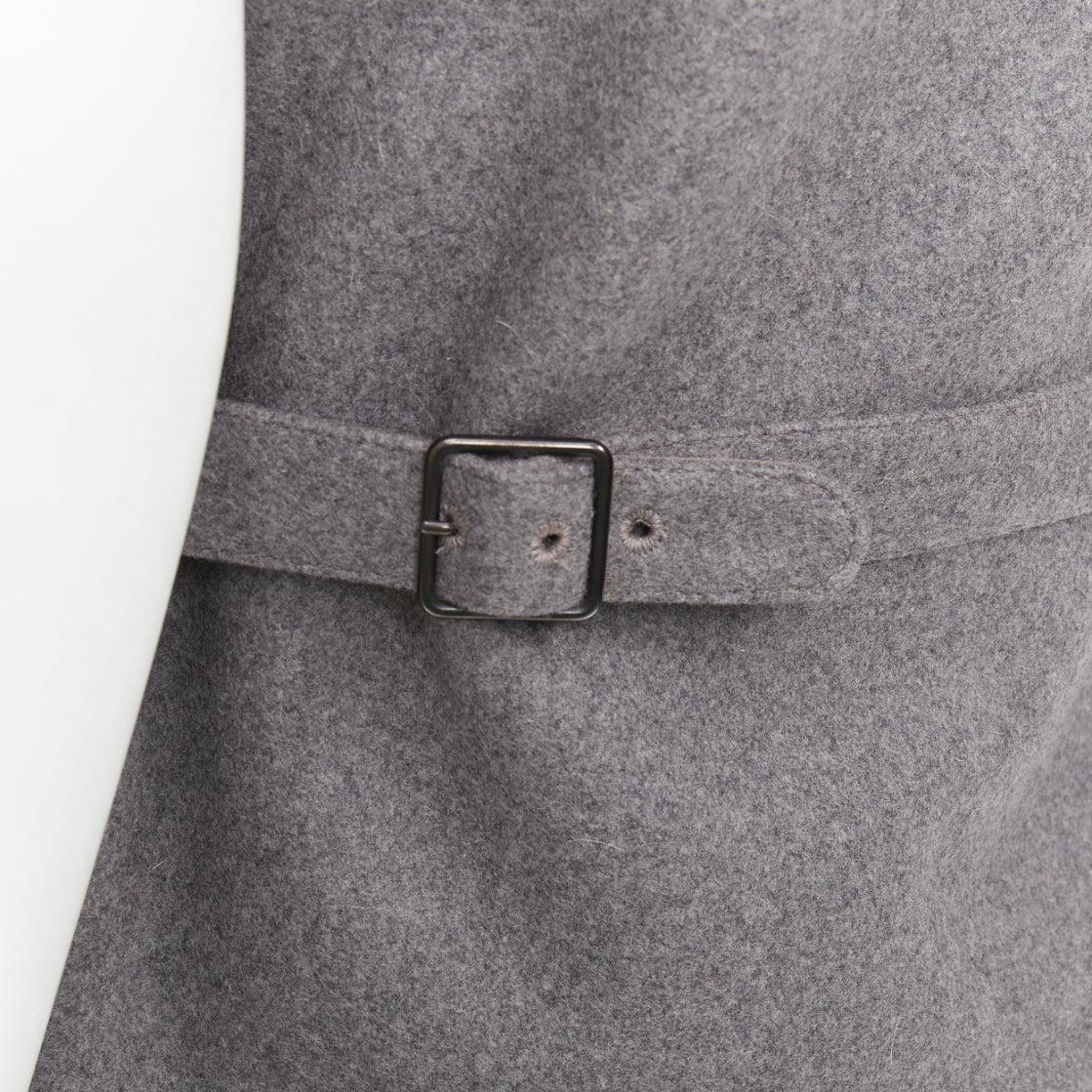 A&M manteau gris 100% laine vierge feutrée boutons en corne poches à la taille gilet Sz.2 M
Référence : PRWU/A00198
Marque : Lemaire
MATERIAL : Laine vierge
Couleur : Gris
Motif : Solide
Fermeture : bouton
Fabriqué en : Hongrie

CONDITION