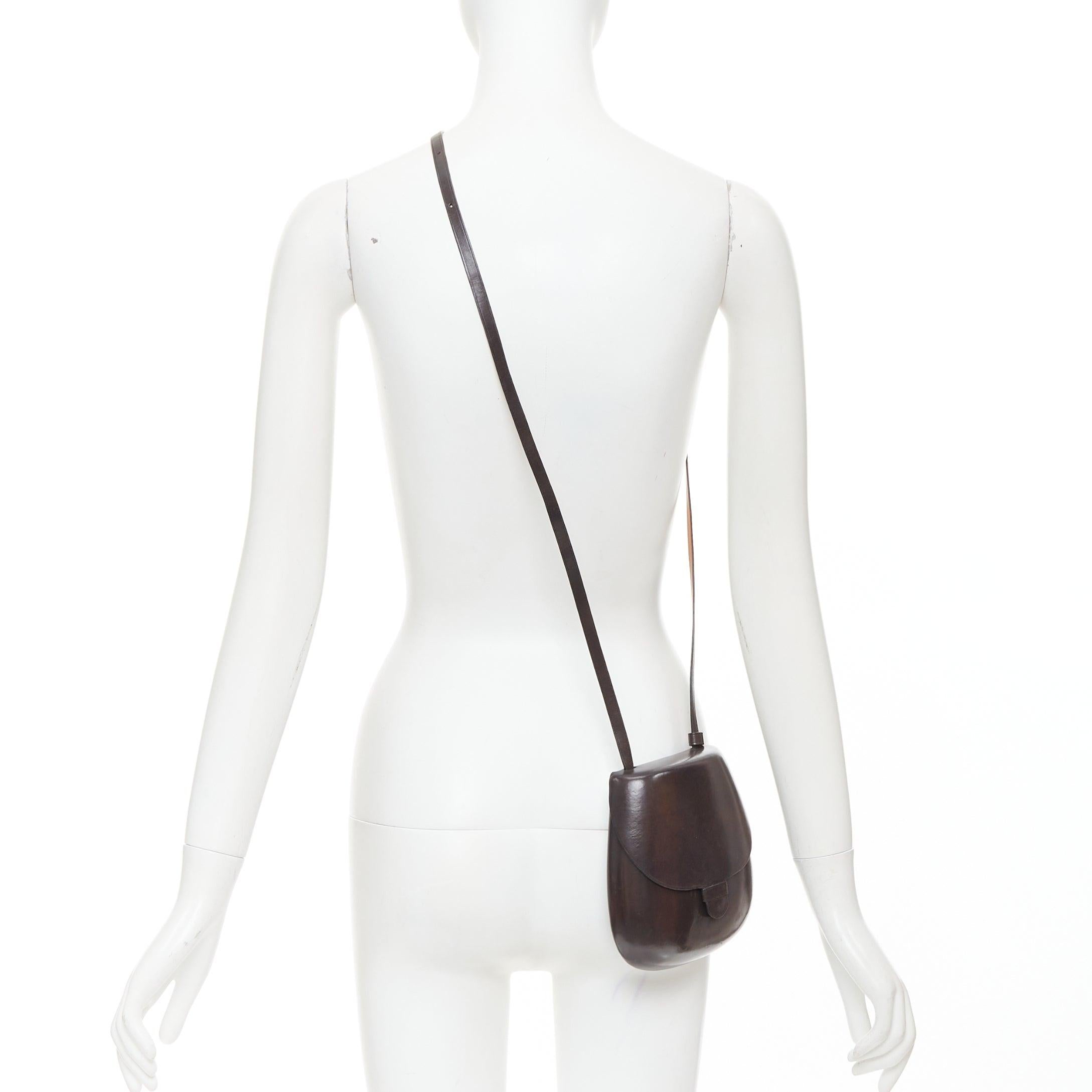 LEMAIRE Il BUSSETTO Petit sac à bandoulière structuré en cuir marron Cartouche
Référence : ECLO/A00179
Marque : Lemaire
Modèle : Petite cartouche
Collectional : Il BUSSETTO
MATERIAL : Cuir
Couleur : marron
Motif : Solide
Fermeture : aimant
Doublure