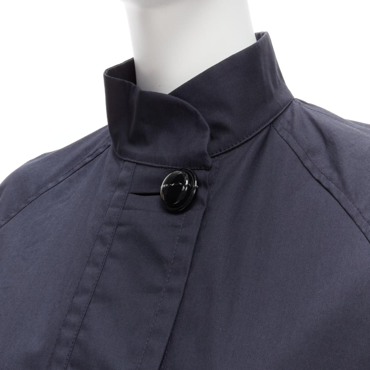 LEMAIRE navy blue cotton oversized button minimal Mac coat FR36 S
Reference: TGAS/D00396
Brand: Lemaire
Material: Cotton
Color: Navy
Pattern: Solid
Closure: Button
Lining: Navy Fabric
Extra Details: Special oversized buttons. Stadnd collar. Dual