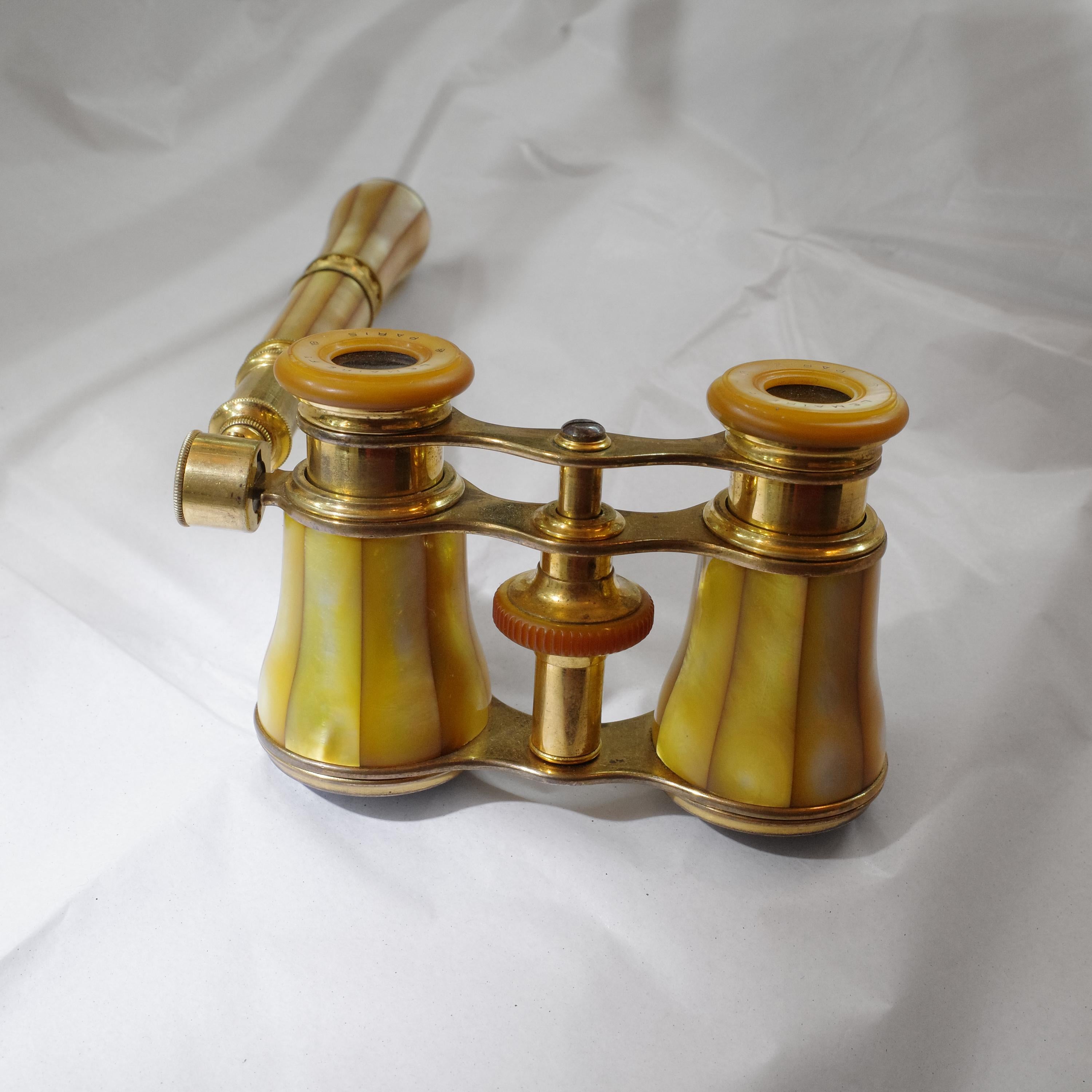 Édouardien Les verres d'opéra LeMaire, Paris, Lorgnette en nacre, rare en vente