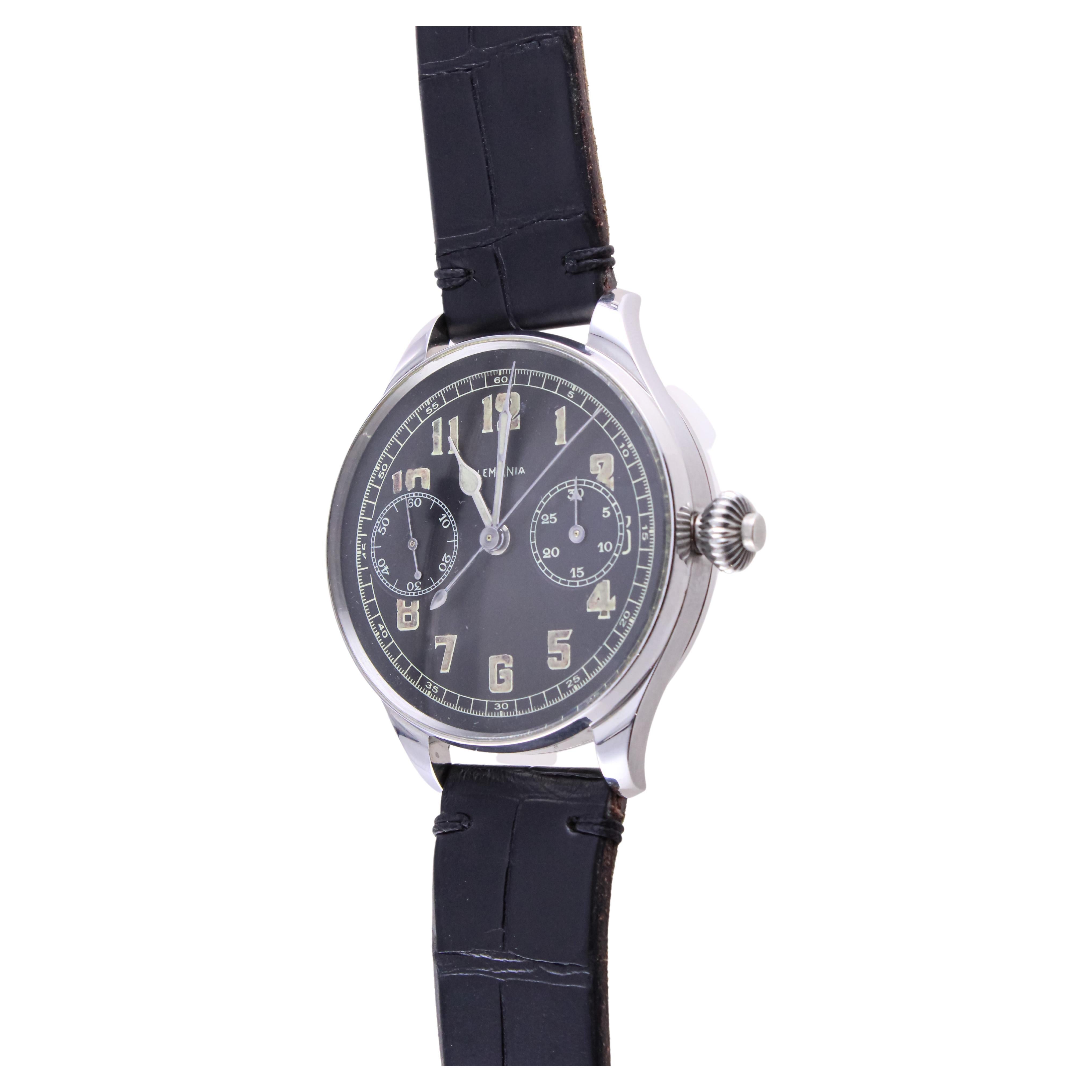 Lemania Stahl-Chronograph in Übergröße mit maßgefertigtem Ausstellungsgehäuse aus Stahl 7