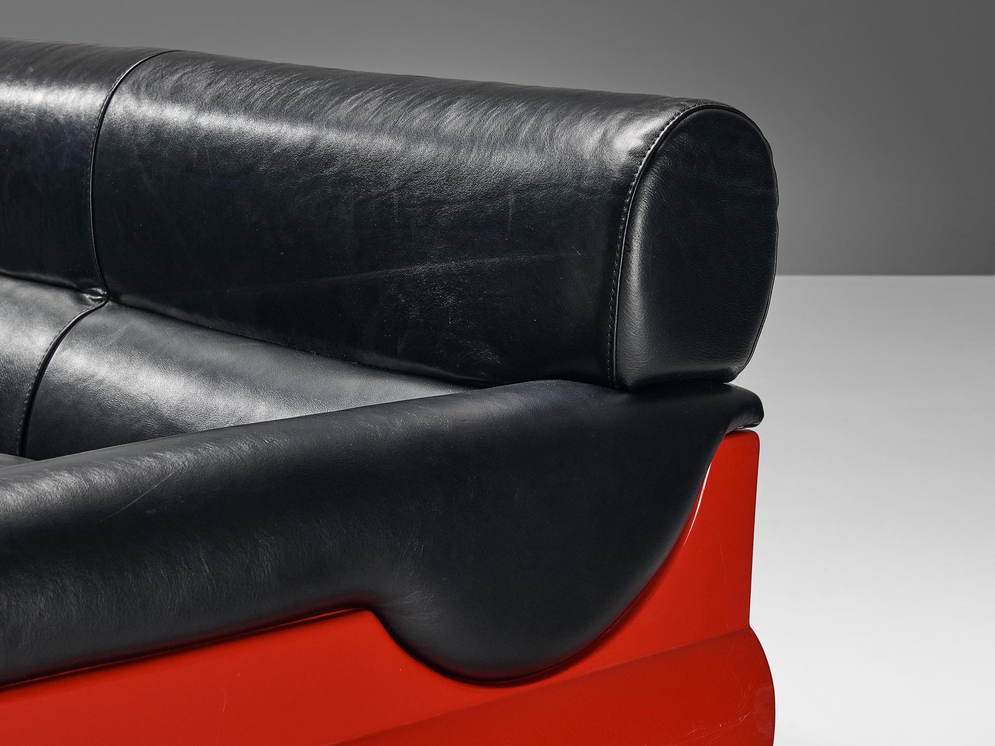Lemax Italian Sofa in Red Fiberglass and Black Leather  For Sale 4