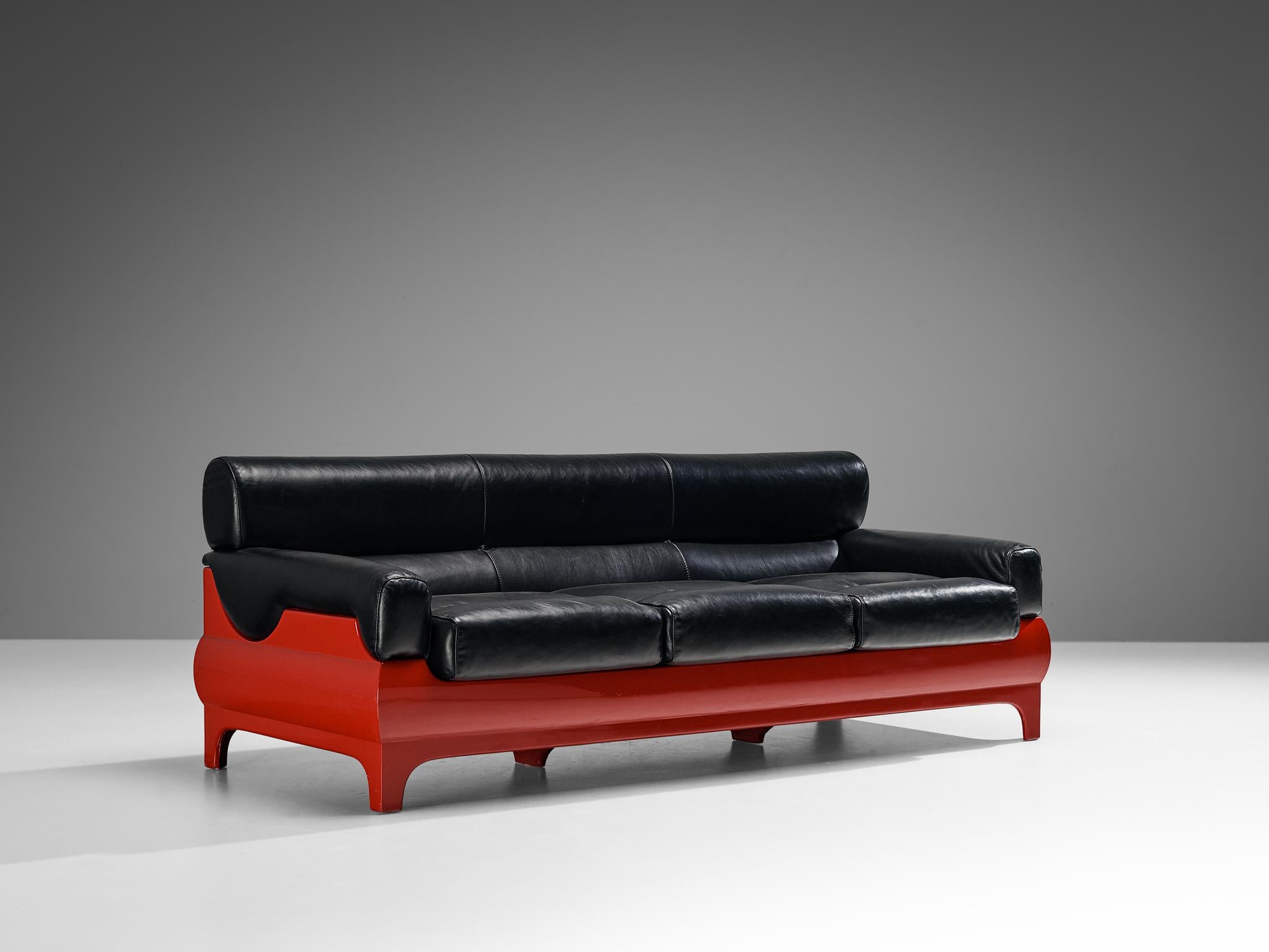 Lemax Italian Sofa in Red Fiberglass and Black Leather  In Good Condition For Sale In Waalwijk, NL