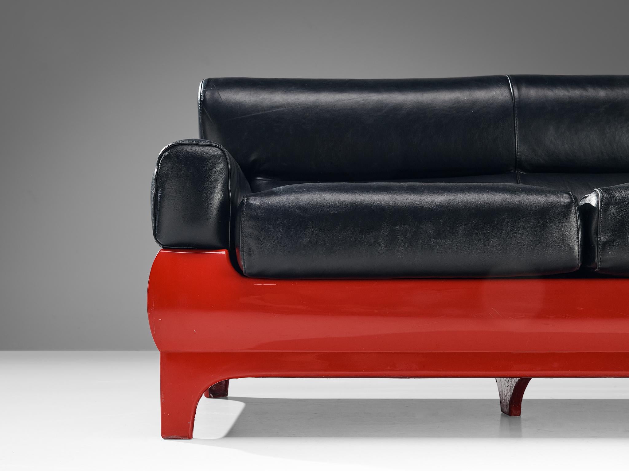 Mid-20th Century Lemax Italian Sofa in Red Fiberglass and Black Leather  For Sale