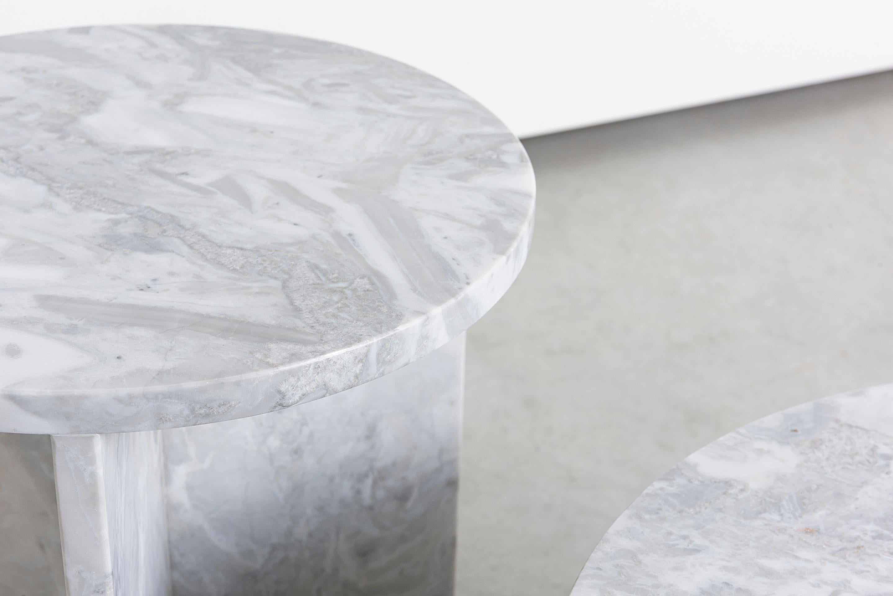 Leme Table, High, by Rain, Contemporary Side Table, Grey Alba Marble In New Condition For Sale In Sao Paulo, SP