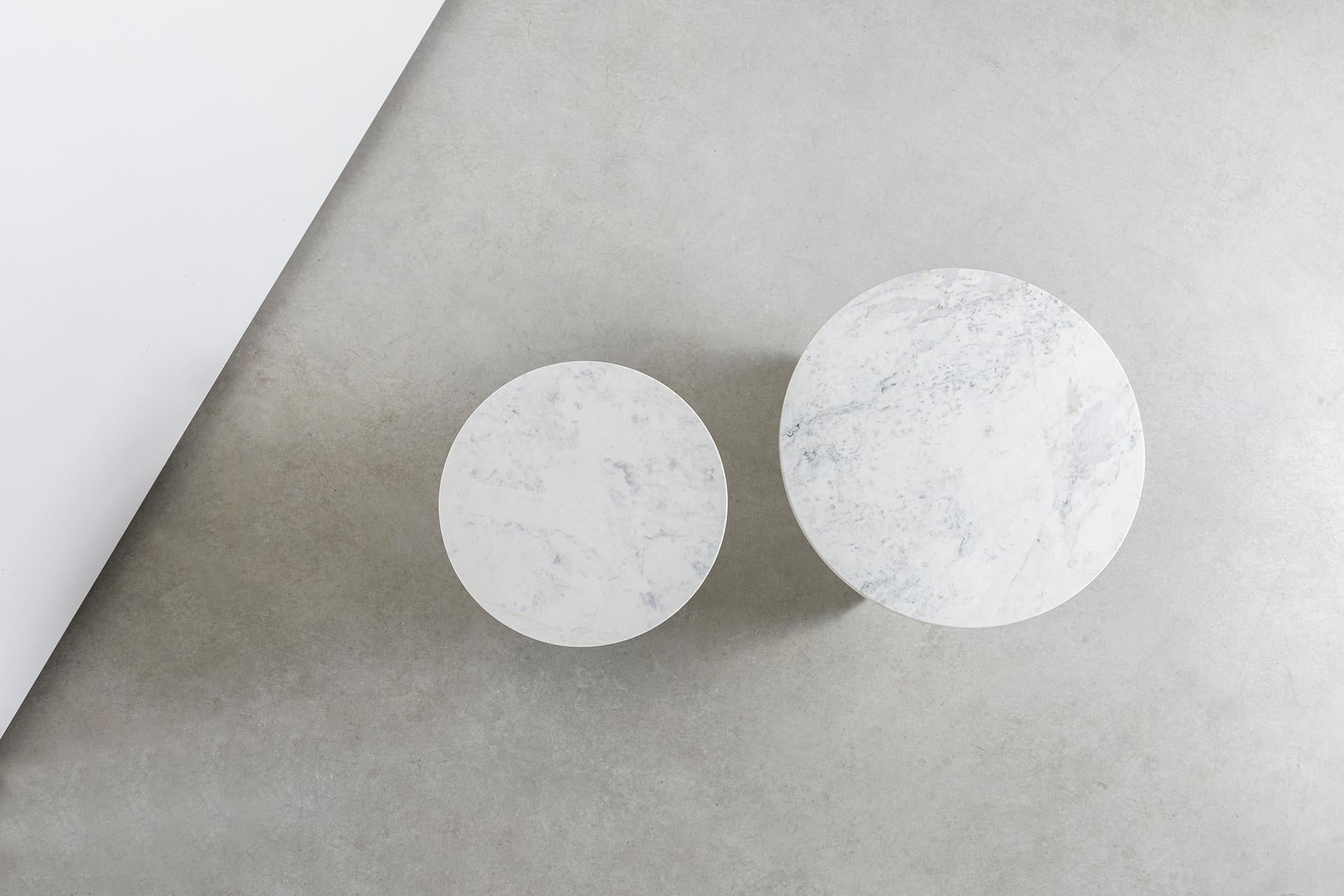 XXIe siècle et contemporain Table Leme, haute, by RAIN, table d'appoint contemporaine, marbre blanc Matarazzo en vente