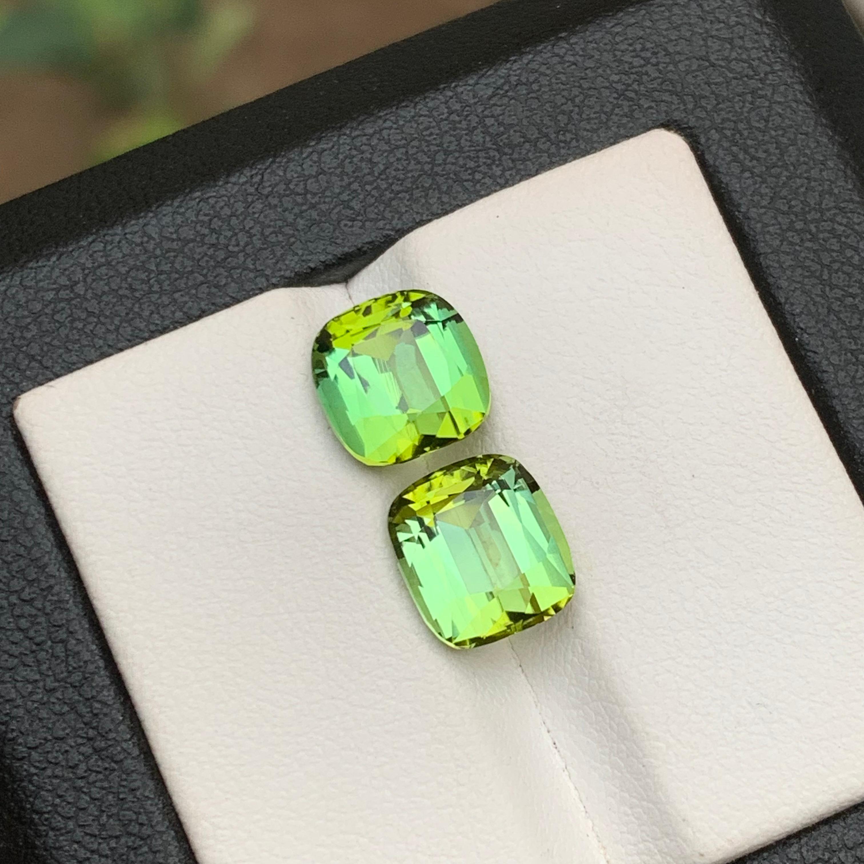 Taille coussin Boucles d'oreilles en tourmaline naturelle vert citron serties de 6.10 carats, taille coussin en vente
