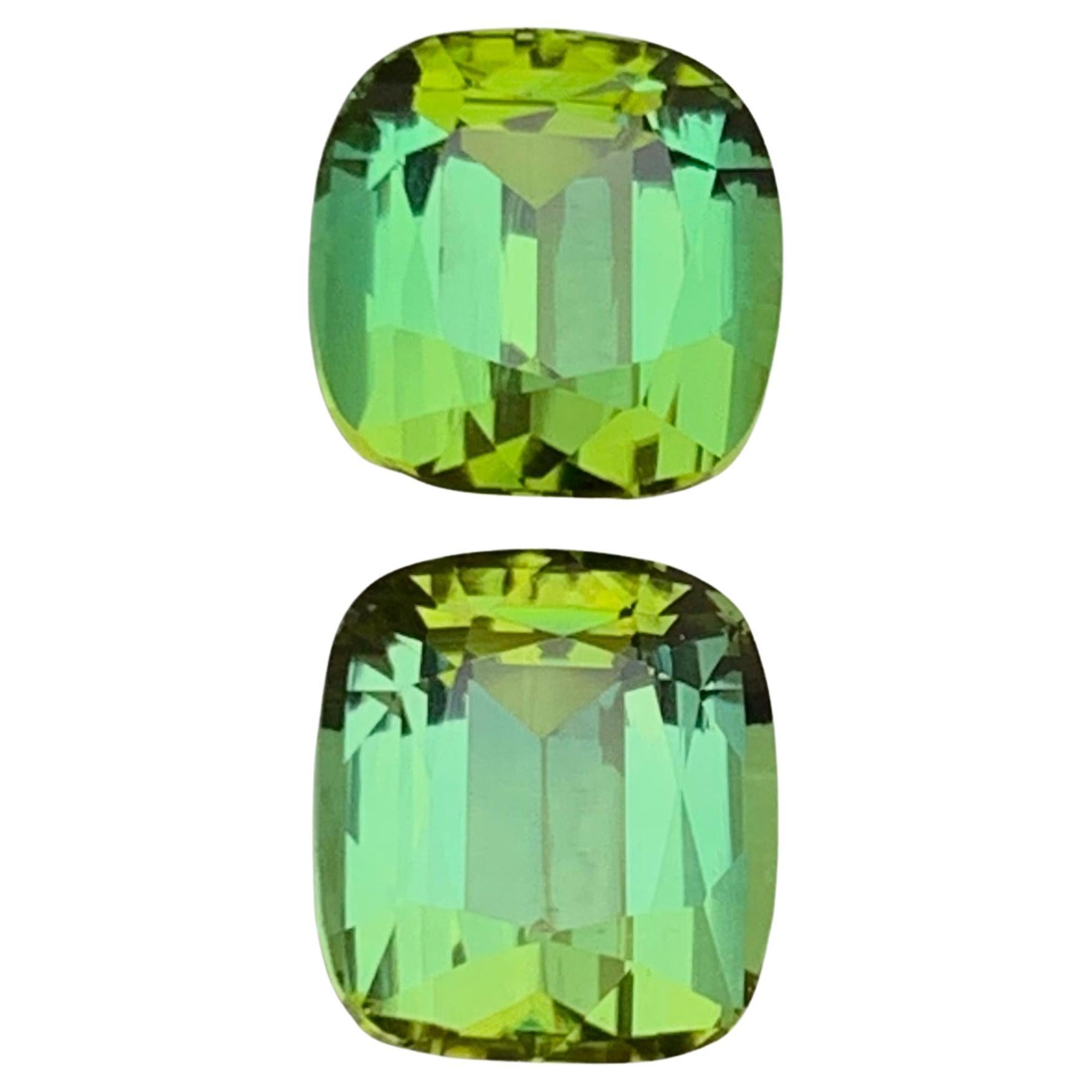 Boucles d'oreilles en tourmaline naturelle vert citron serties de 6.10 carats, taille coussin en vente