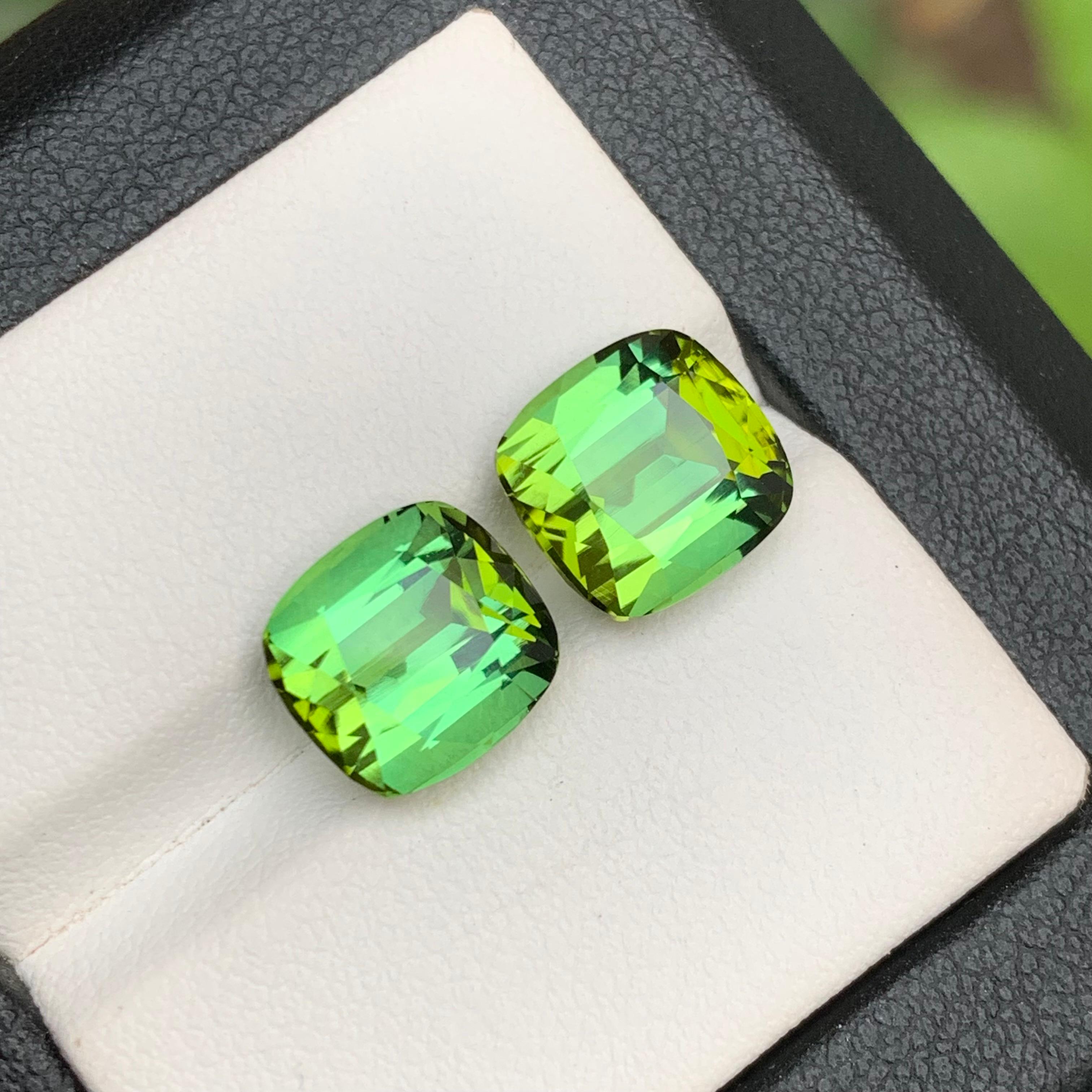 Boucles d'oreilles en tourmaline naturelle vert citron serties de 8.30 carats, taille coussin Unisexe en vente