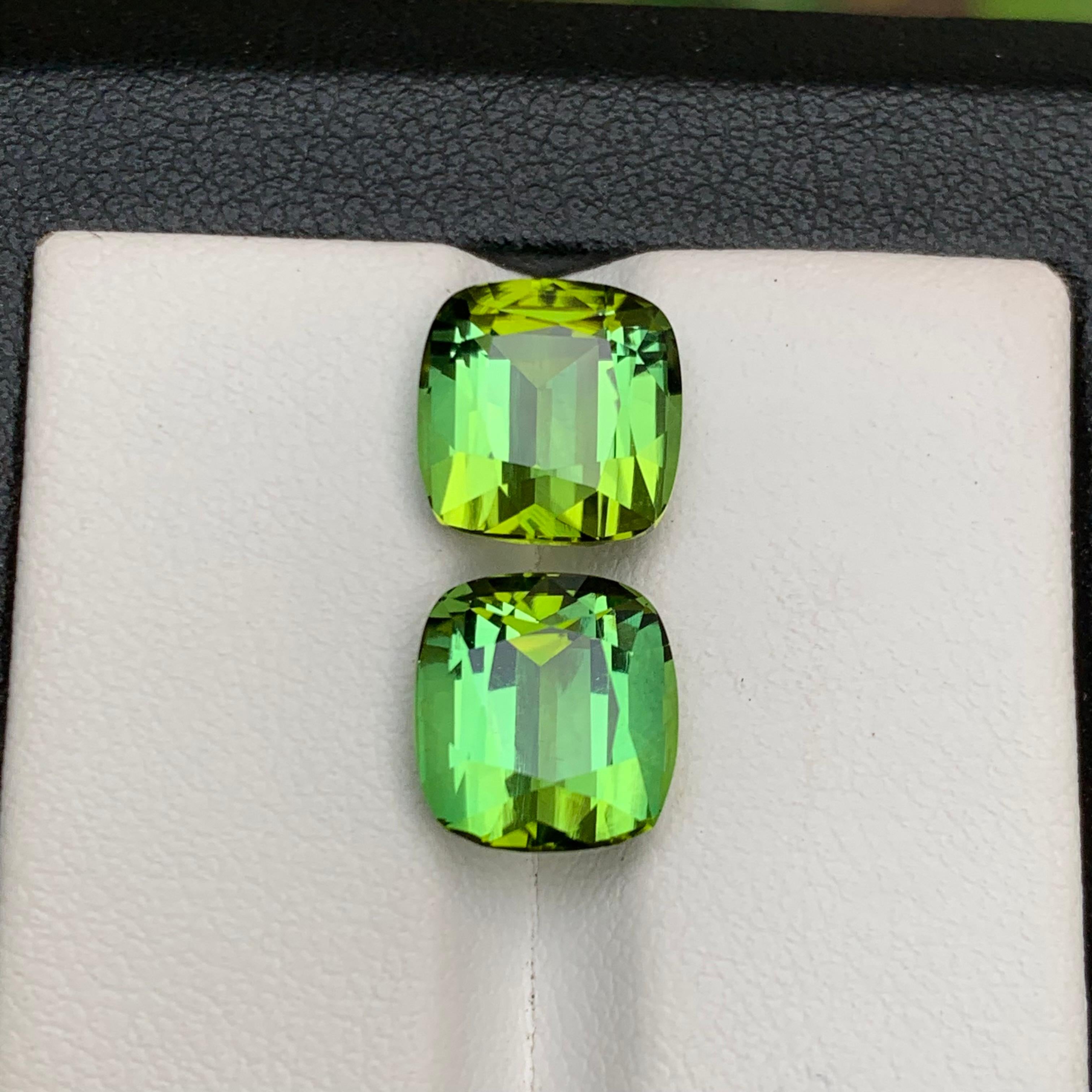 Boucles d'oreilles en tourmaline naturelle vert citron serties de 8.30 carats, taille coussin en vente 3