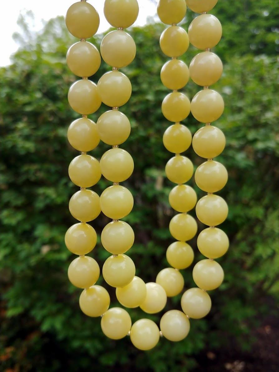 Lemon Jade Serpentine Necklace For Sale 1