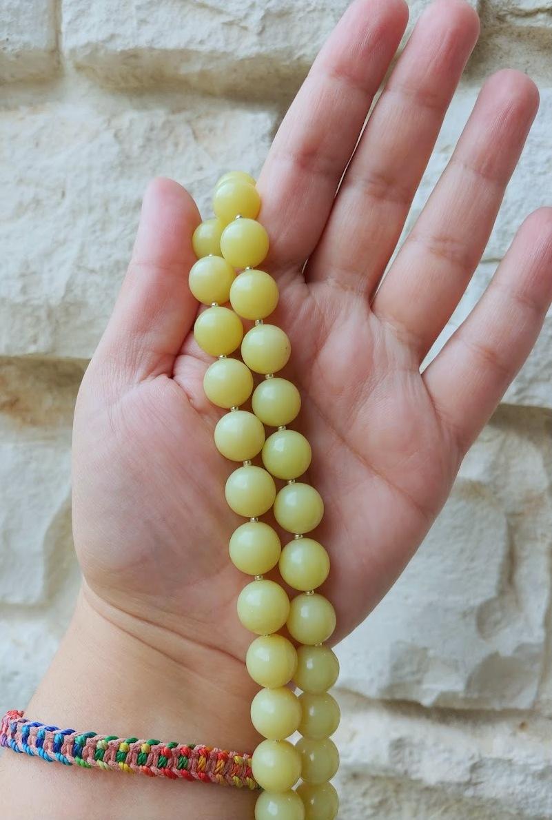 Lemon Jade Serpentine Necklace In New Condition For Sale In Chesterland, OH