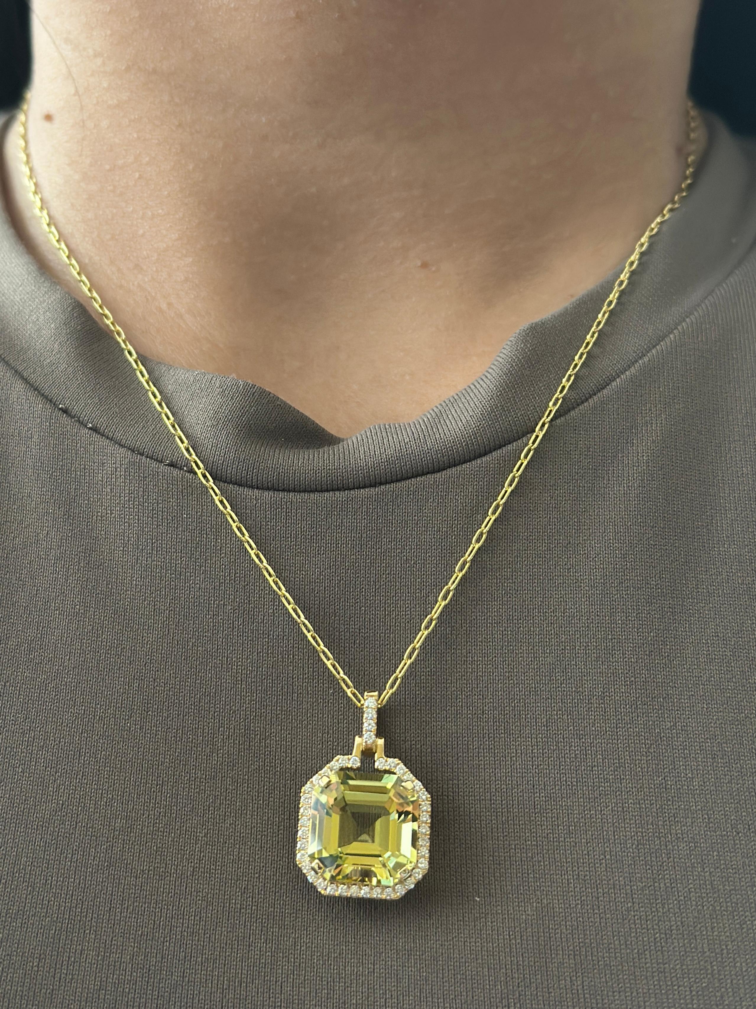 Pendentif en or jaune 18 carats avec diamants et quartz citron en vente 3