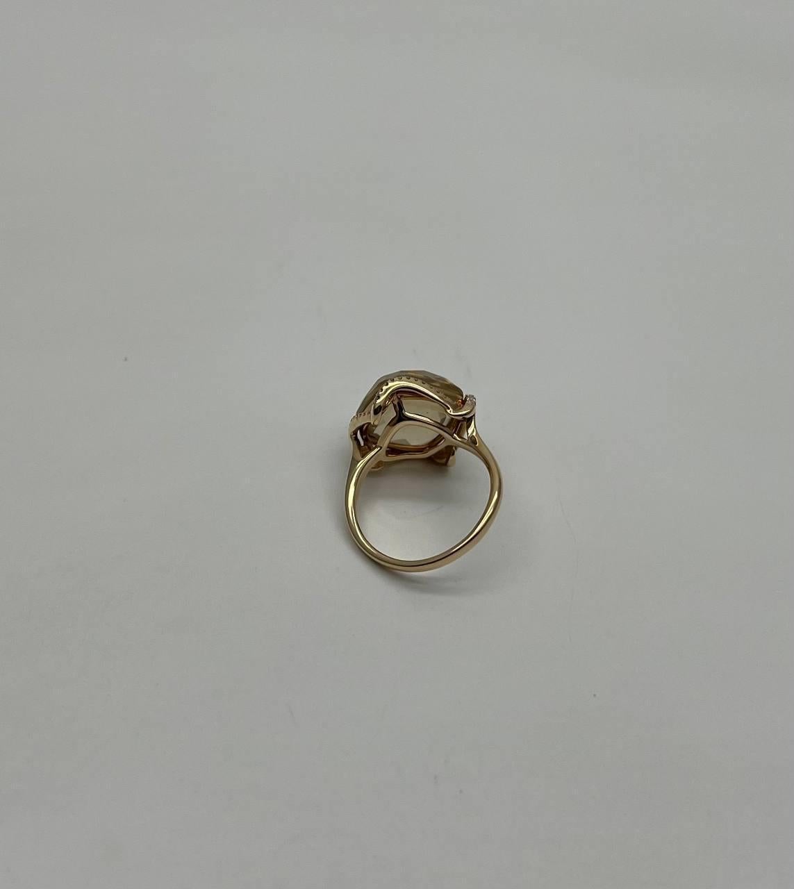 Anello statement in oro giallo 14K con quarzo limone tagliato a scacchiera e diamante aureolato In condizioni Nuovo in vendita a Oakton, VA