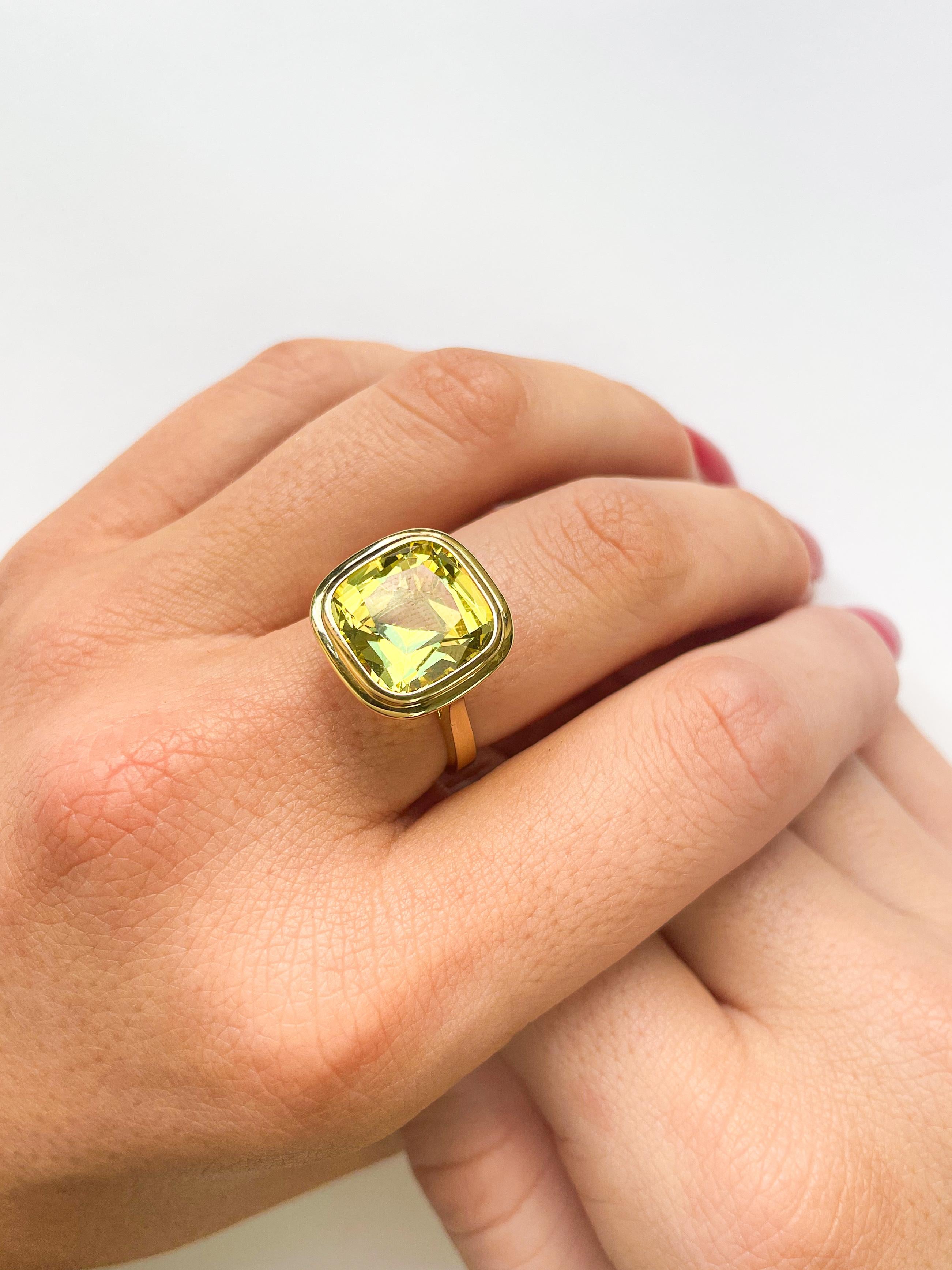 En vente :  Bague en or jaune 18K avec quartz citron taille coussin 2