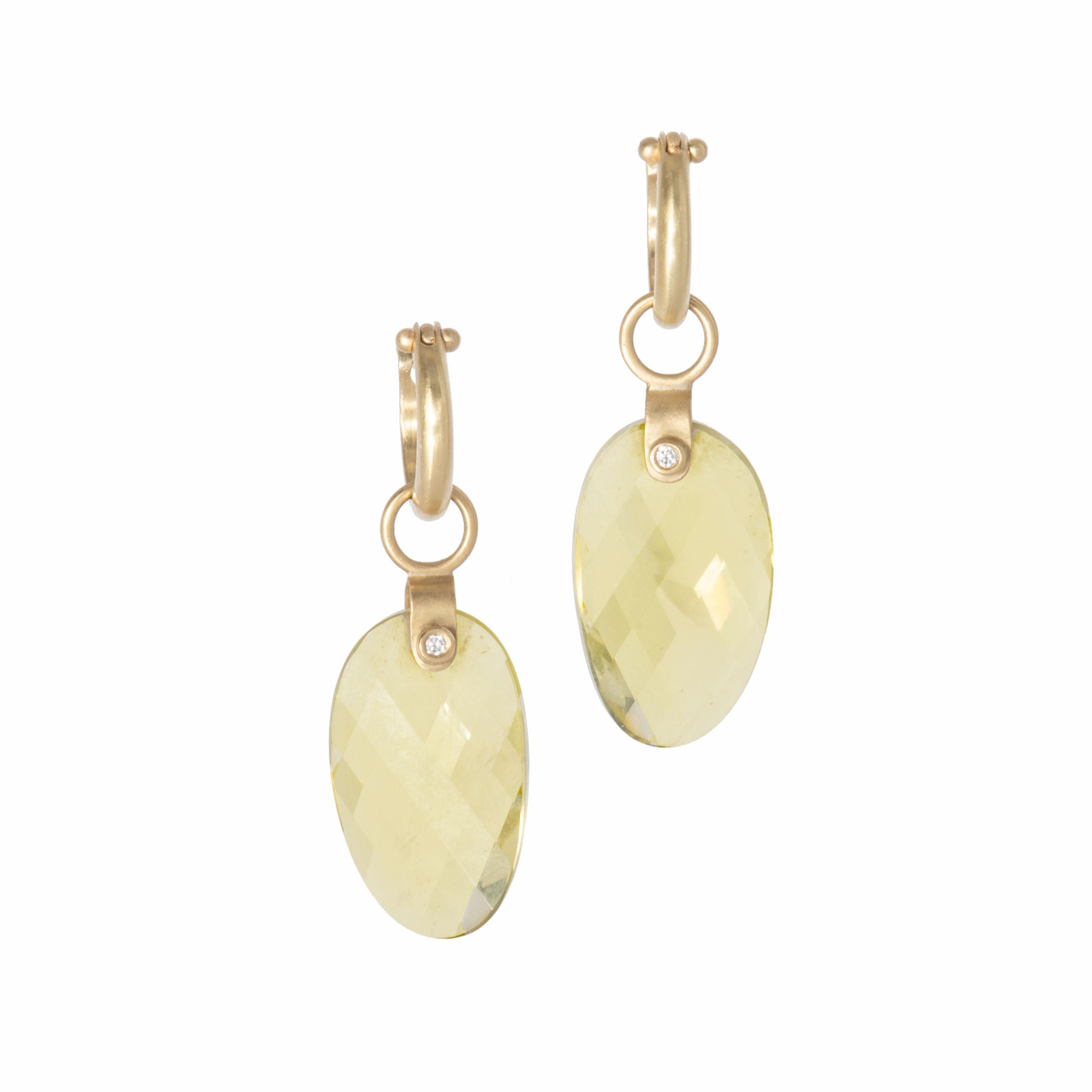 Contemporary Lemon Quartz Petal Drop Earrings in 18 Karat Gold For Sale