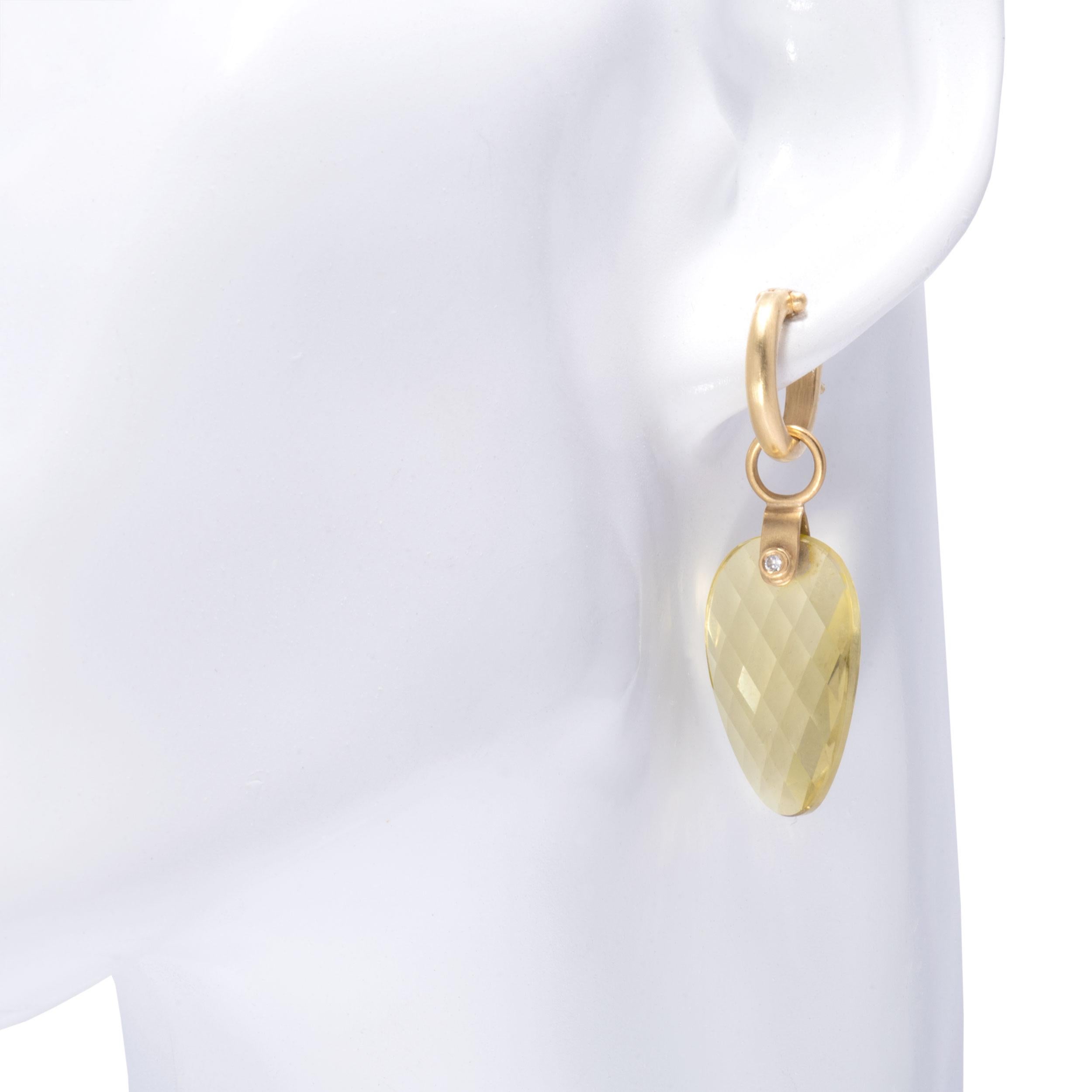 Lemon Quartz Petal Drop Earrings in 18 Karat Gold In New Condition For Sale In Santa Fe, NM