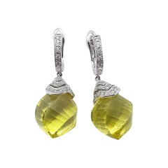 Boucles d'oreilles en or blanc 18 carats serties de quartz citron et de diamants