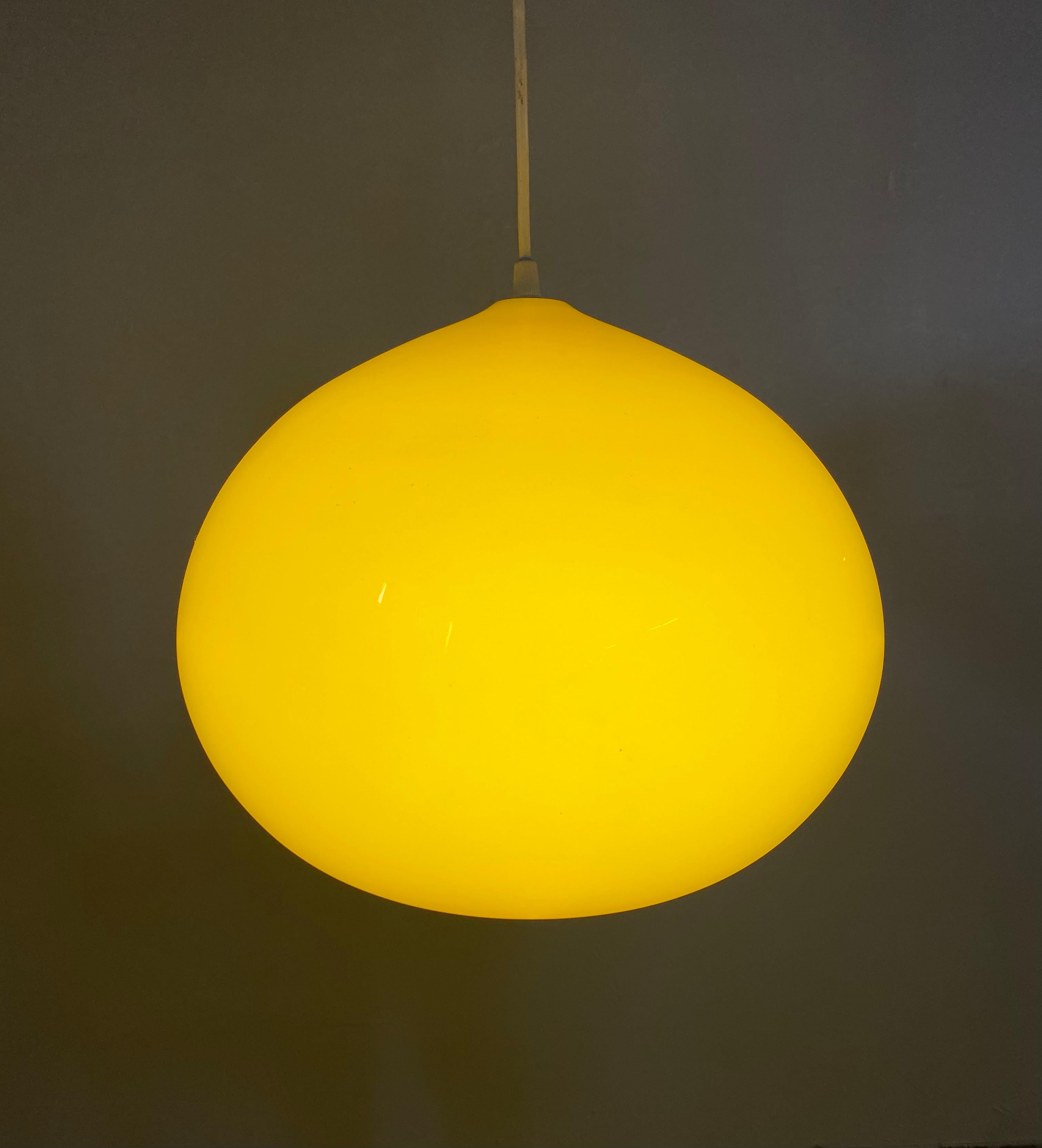 Hand-Crafted Lemon Yellow L51 'Cipola' Pendant Lamp by Alessandro Pianon for Vistosi, Italy