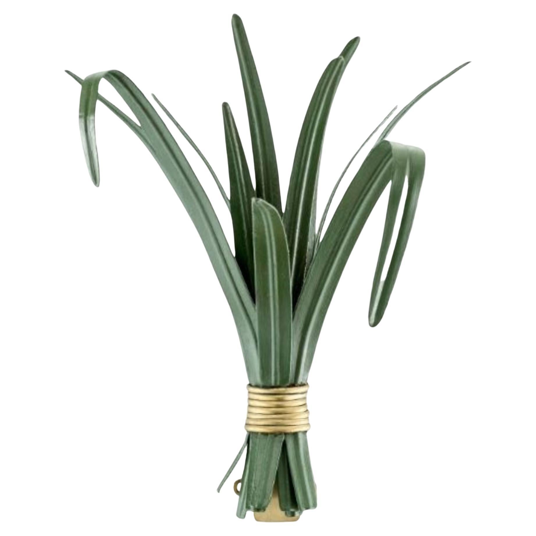 Lemongrass Leaf Bunch Wall Sconce 