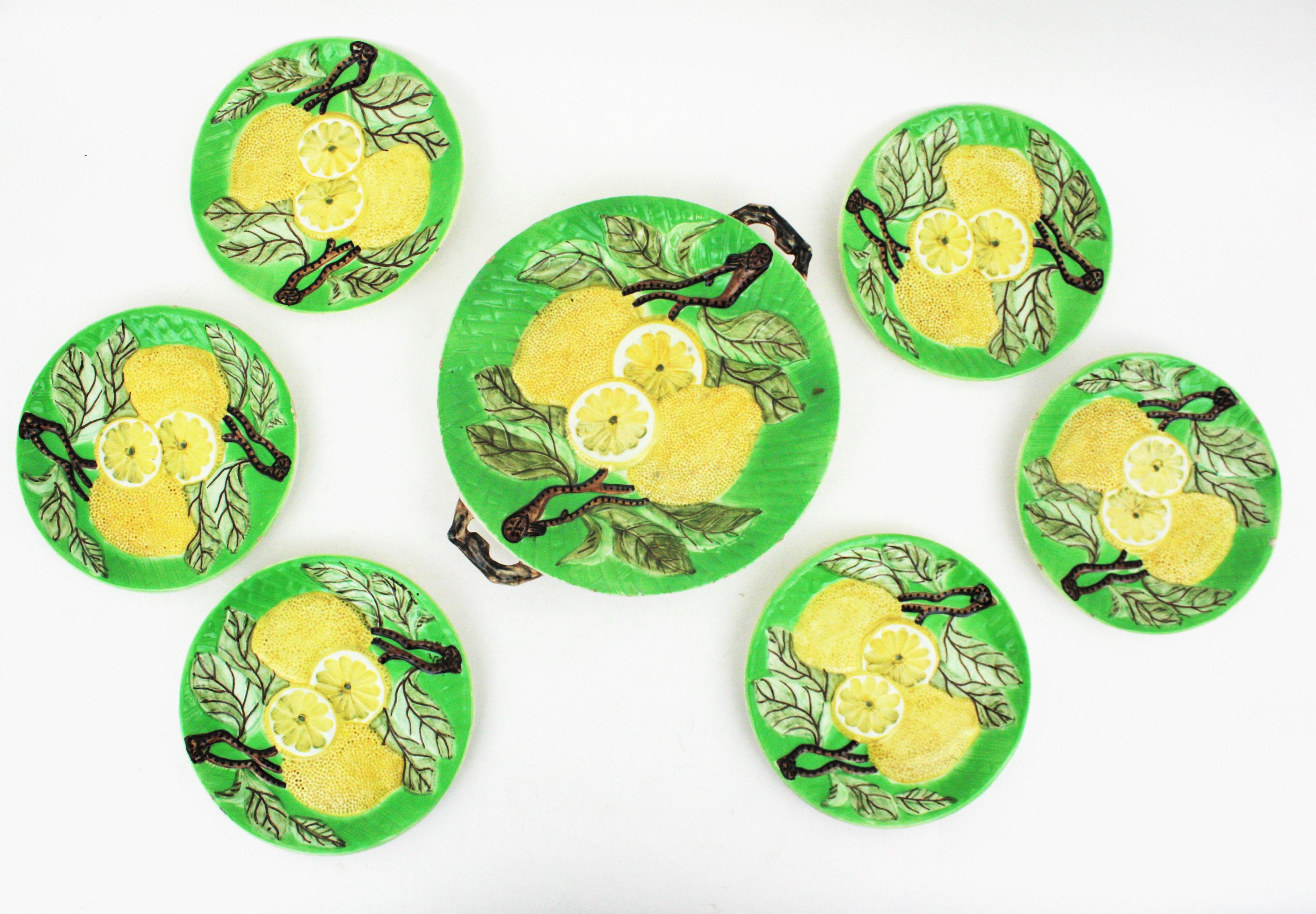 Dessert-Serviergeschirr aus Majolika-Keramik mit Zitronenmotiv für sechs Personen  (Art déco) im Angebot