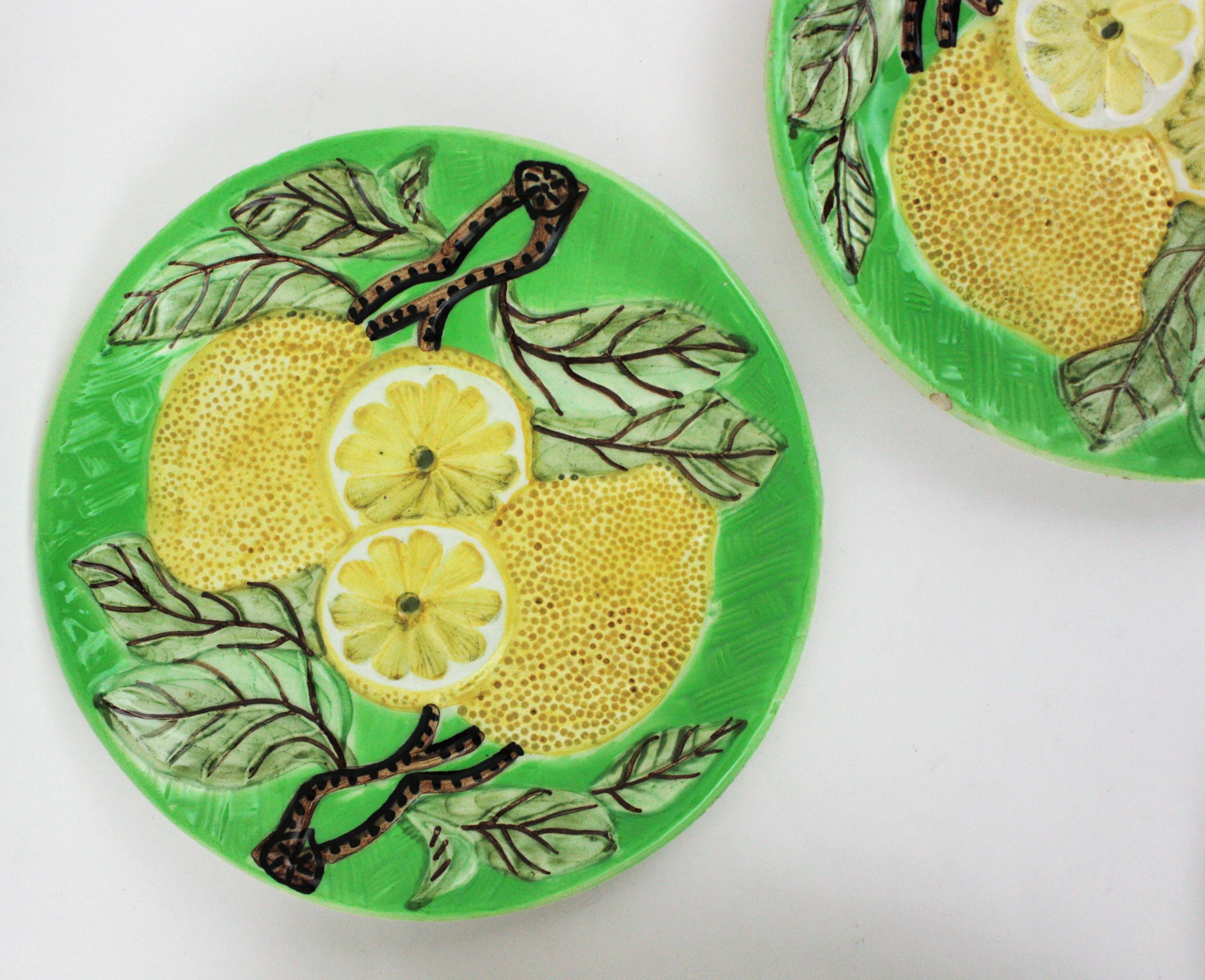 20ième siècle Lemons Majolica Ceramic Dinnerware Dessert Serving Set for Six  en vente