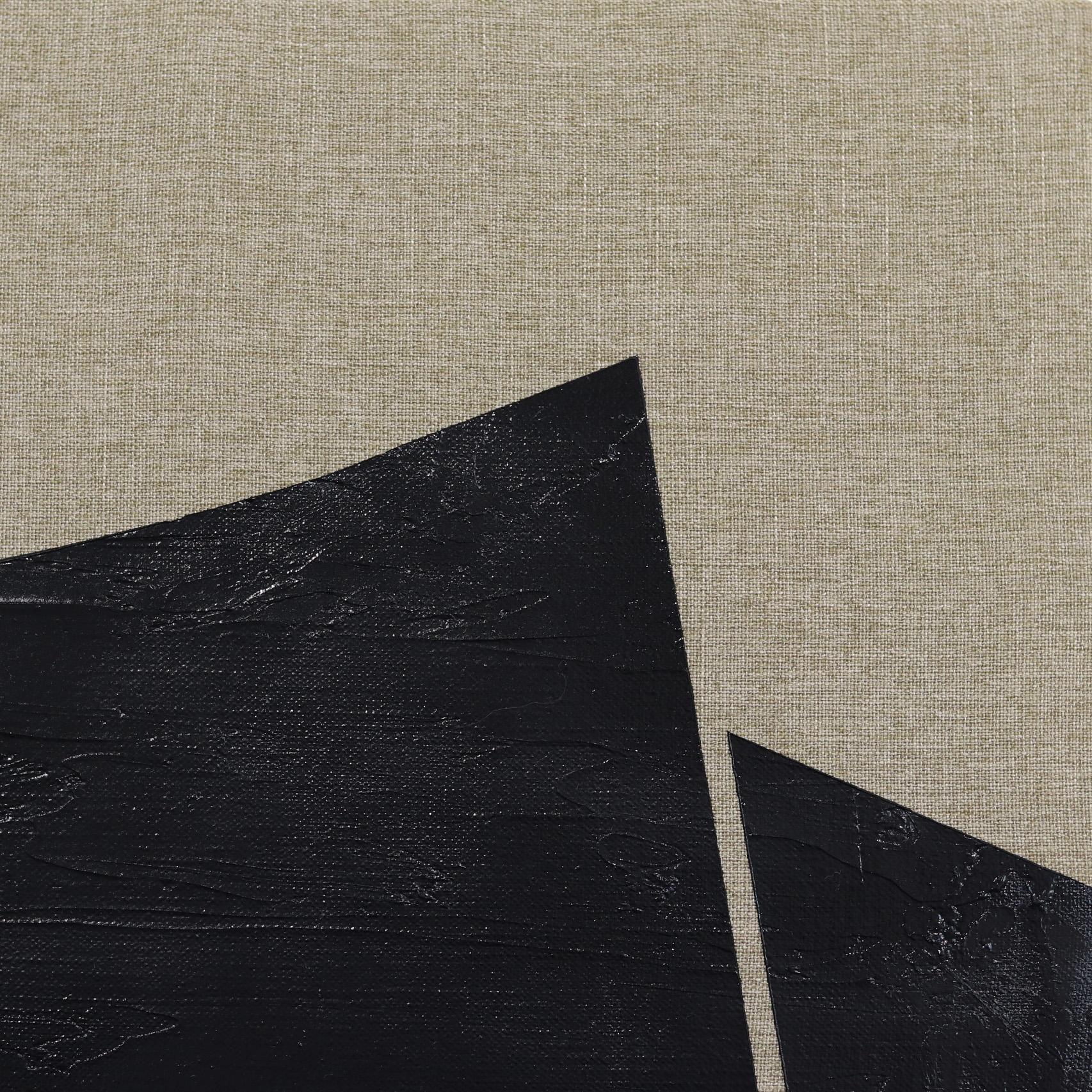 Pictograma de Ébano 4 - Pintura Minimalista Negro sobre Lienzo de Lino Natural en venta 3