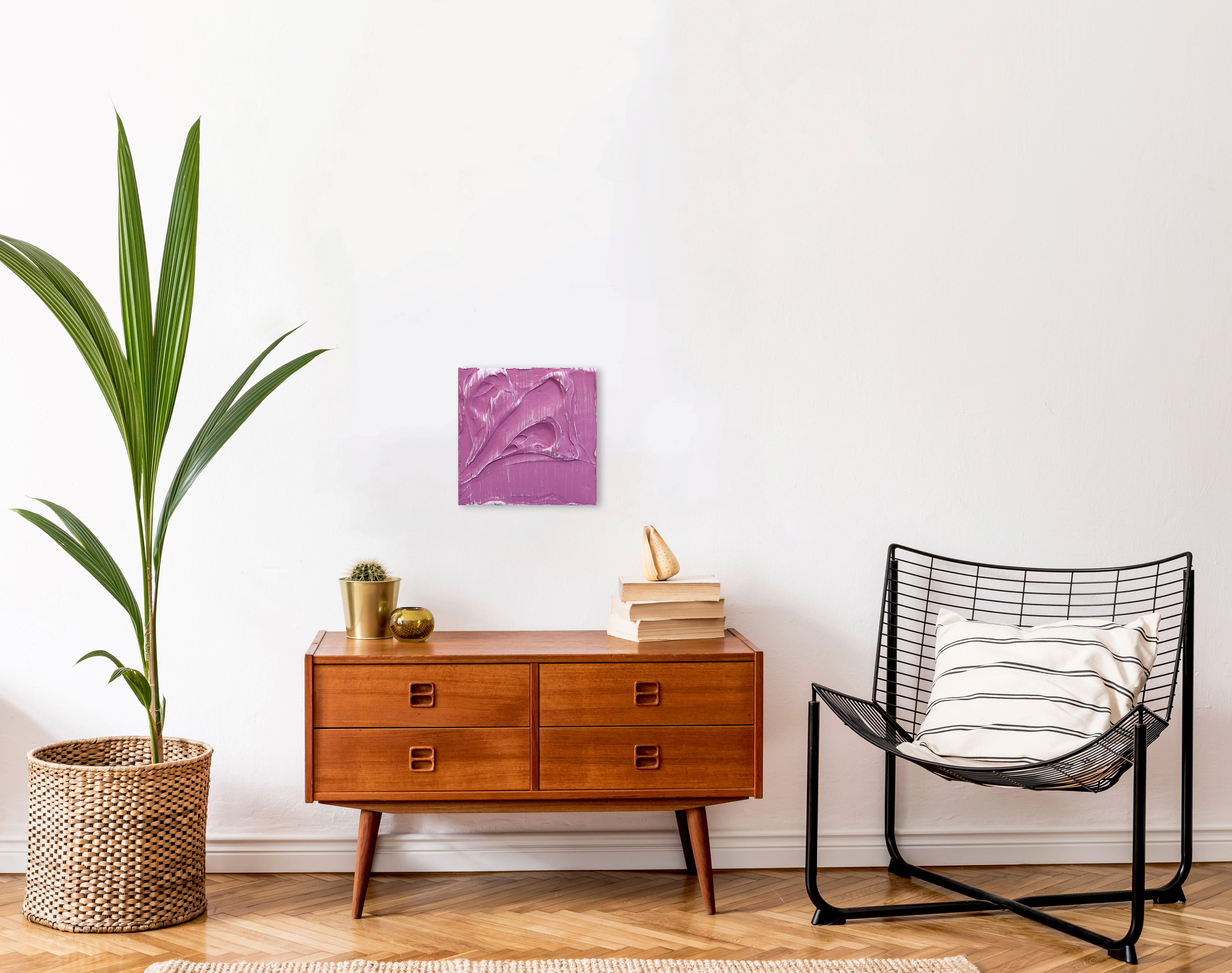 El artista Len Klikunas pinta para modificar la realidad experimentada a través de la percepción visual. Klikunas se centra en la idea más amplia que subyace a sus originales obras de arte minimalistas abstractas. La obra se caracteriza por su