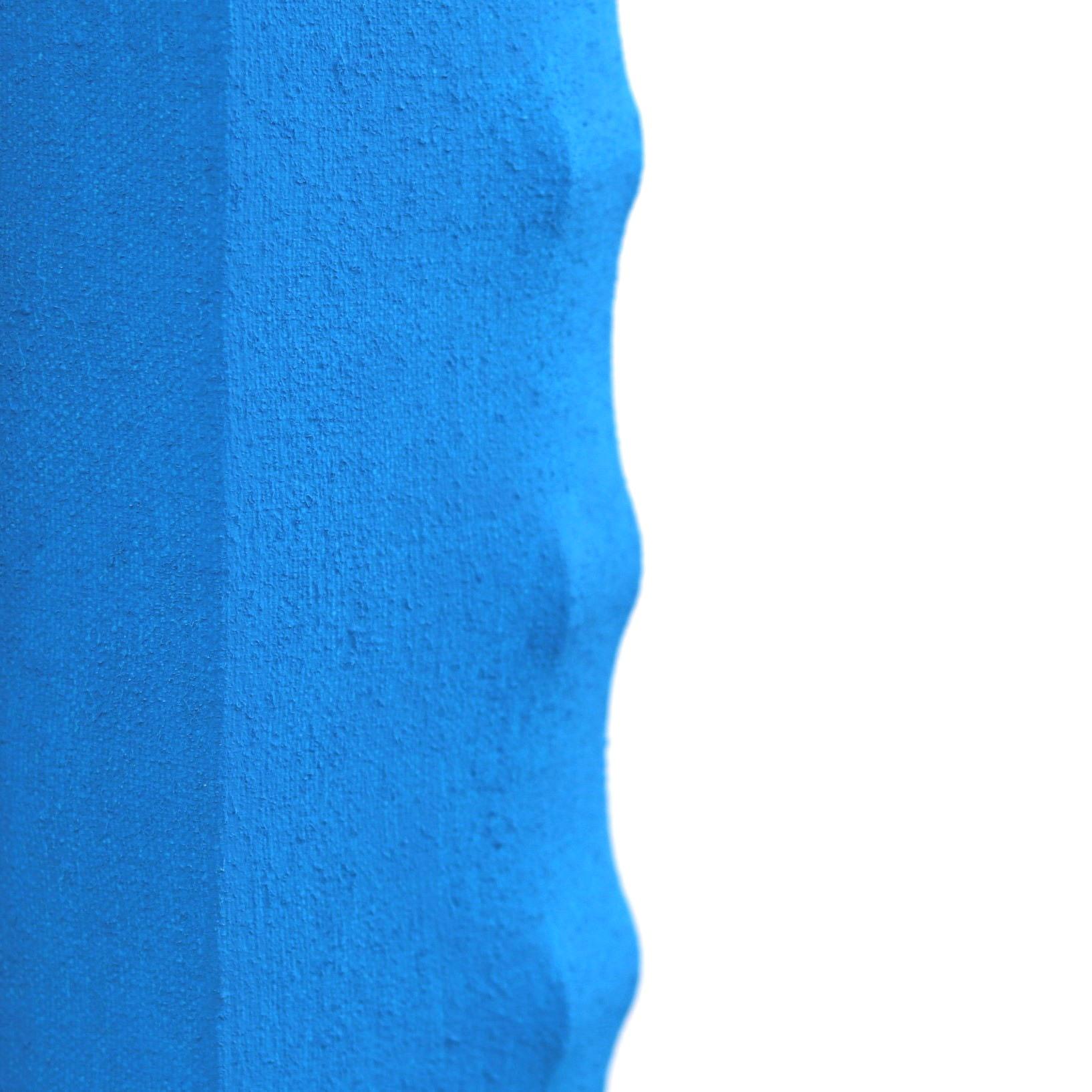Slims SBBF – Dreidimensionales, minimalistisches, abstraktes Gemälde in Blau im Angebot 4