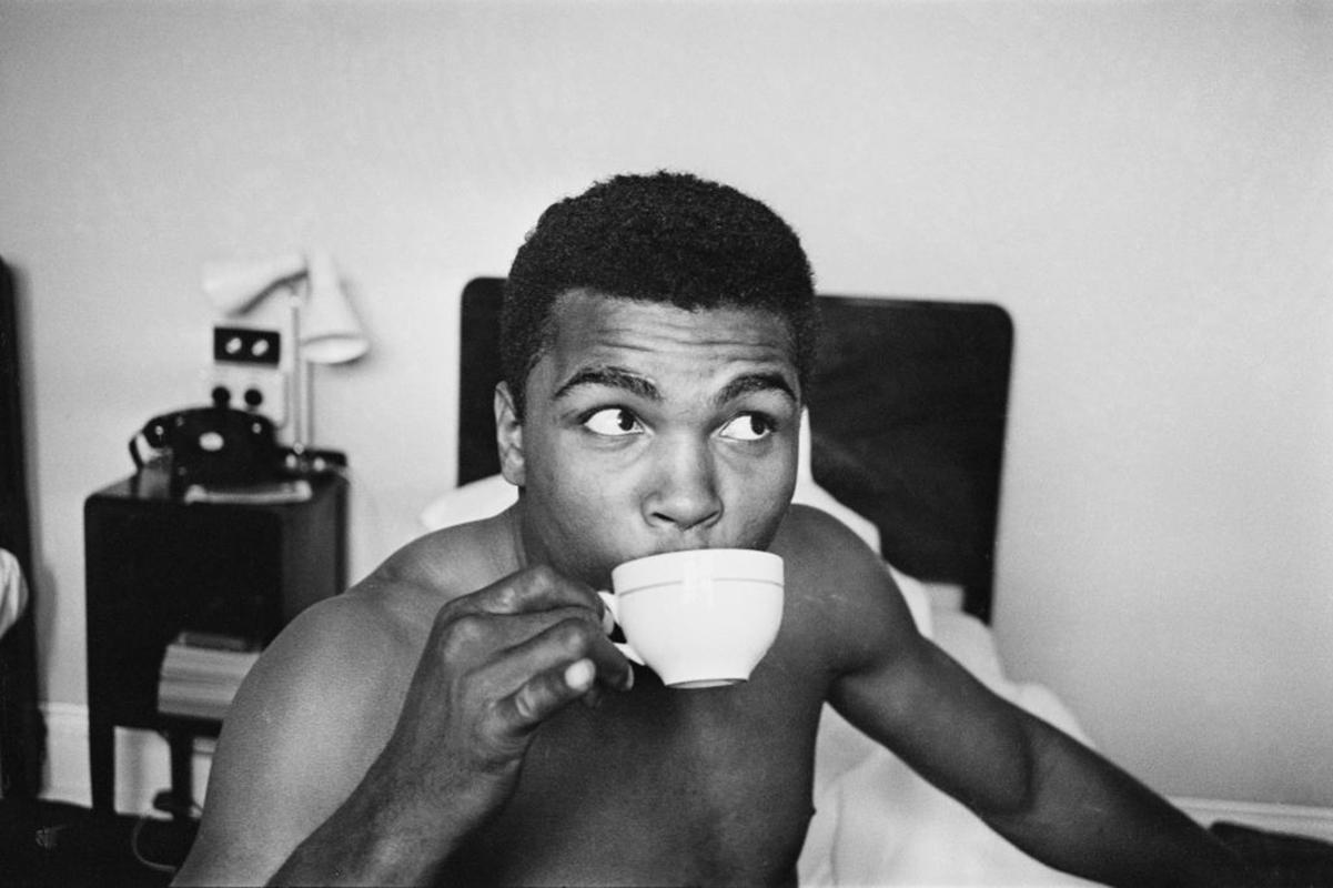 Len Trievnor Portrait Photograph – Muhammad Ali In London - Übergroßer Pigment-Baryta-Druck 