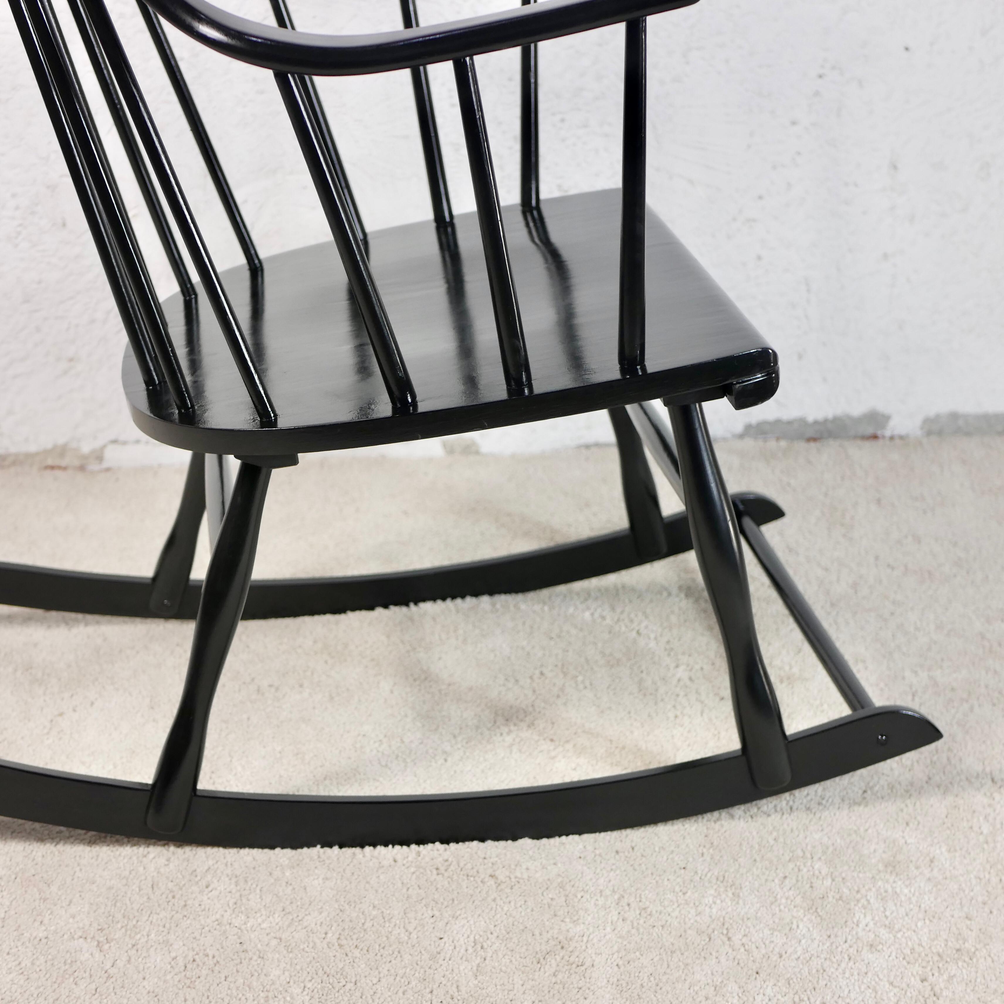 Lena Larsson's Grandessa Rocking-Chair 12