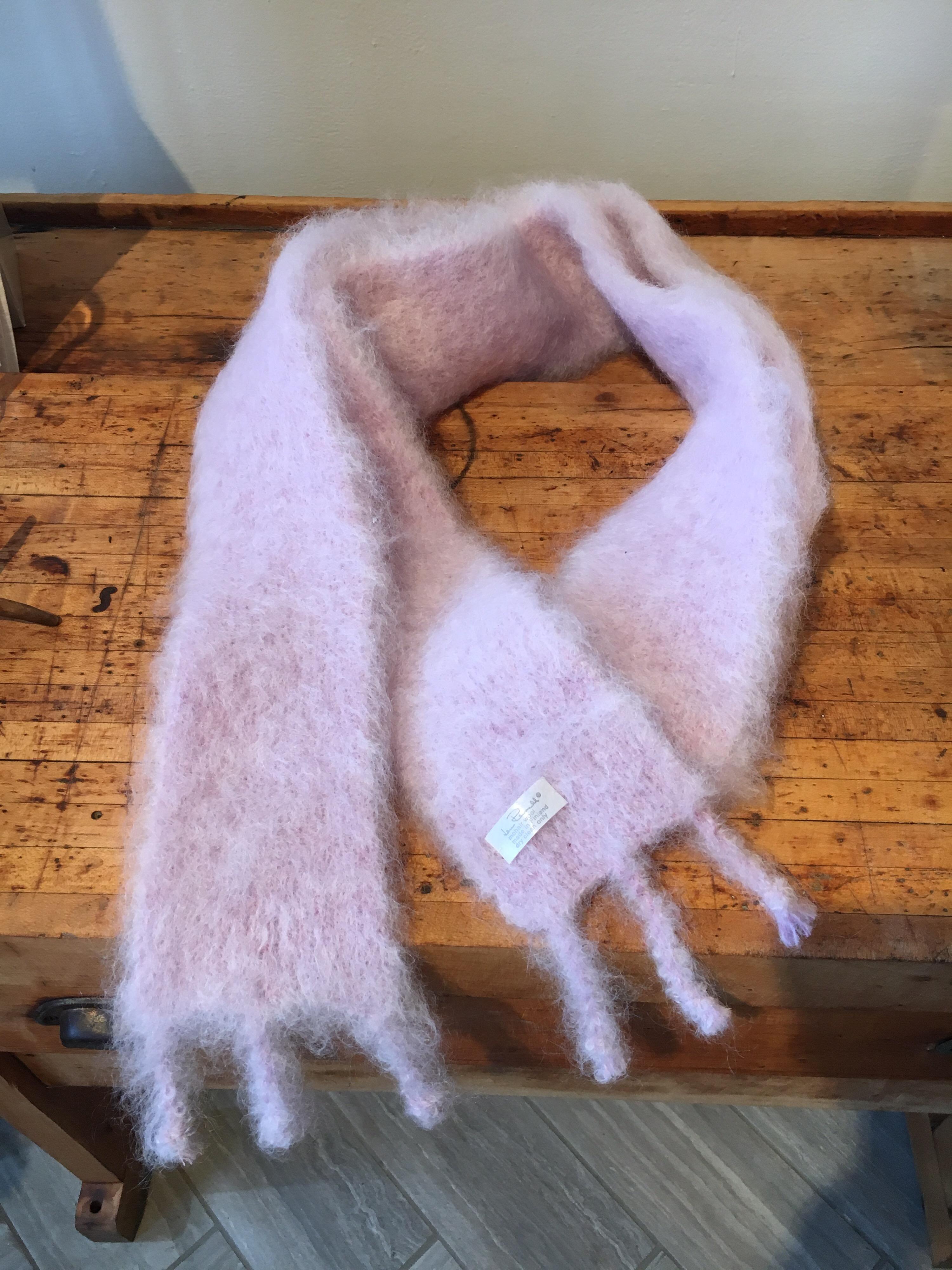 Chic handwoven mohair scarf by Lena Rewell of Finland. This model is called the 'Fox' scarf, as it calls to mind the glamorous fox scarves of the early 20th century (please note there is no fur, this is a mohair scarf). The unusually narrow and long