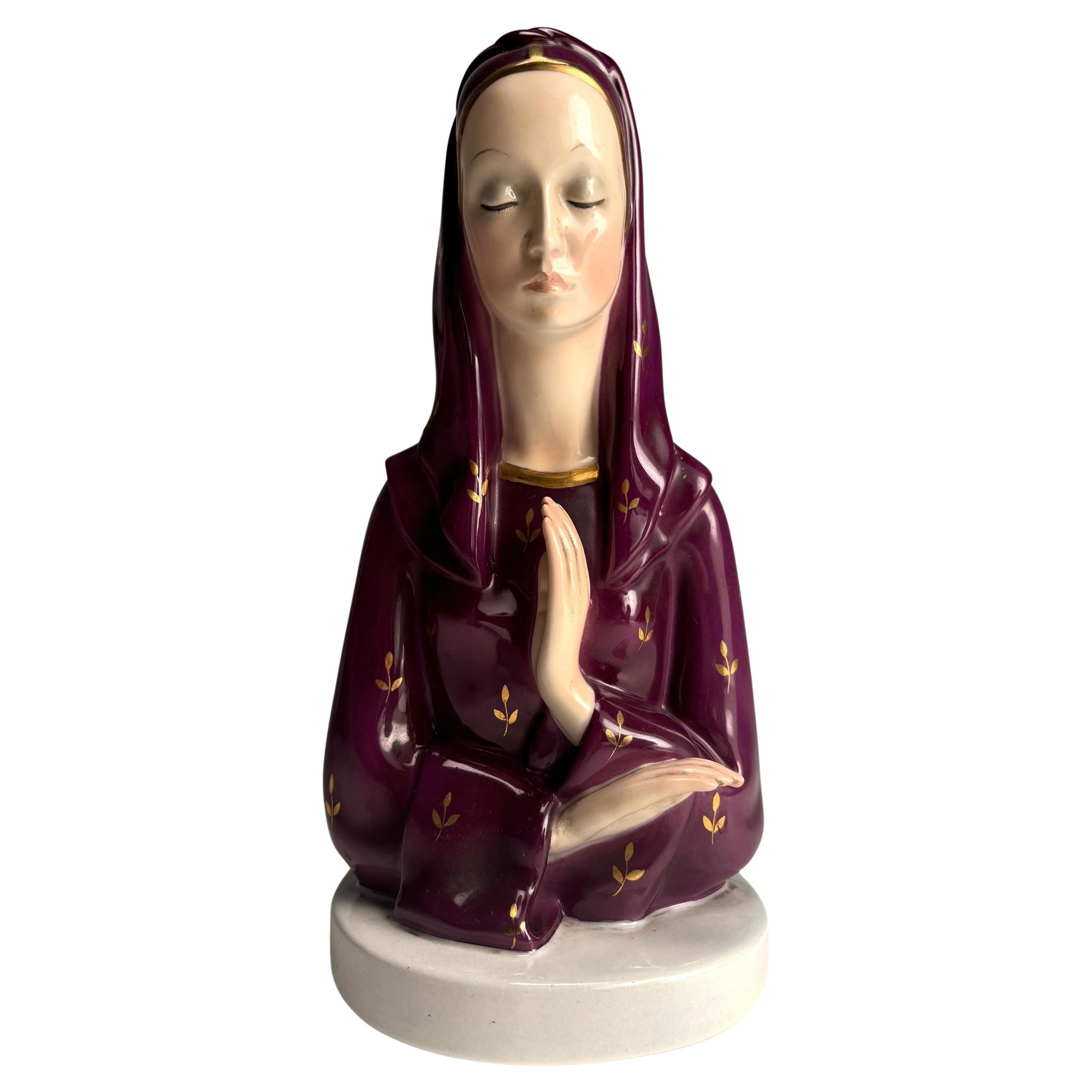 Lenci glazed ceramic, Madonna praying, Italy, Turin, 1940s (Signed) For Sale