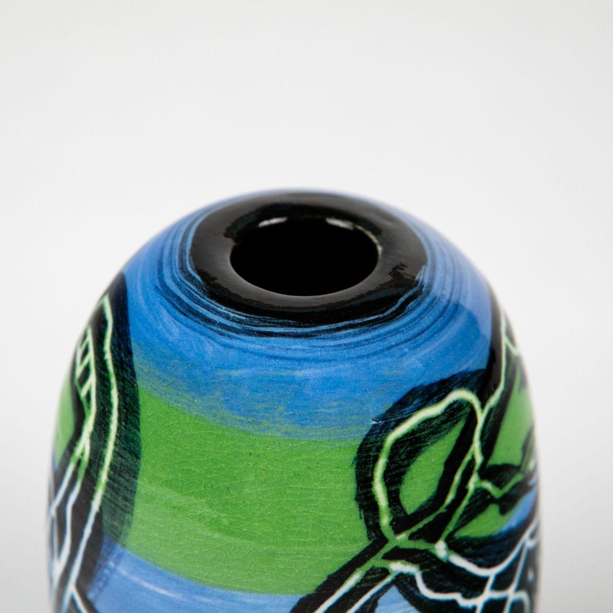 Vernissé Vase artisanal Lene Regius avec glaçure bleu-vert et motif graphique en vente