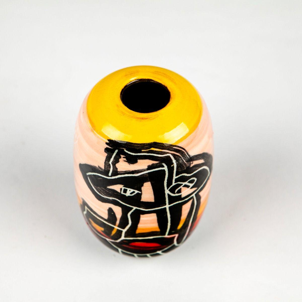 Smaltato Lene Regius piccolo Vaso artigianale in ceramica con smalto giallo e motivo grafico in vendita