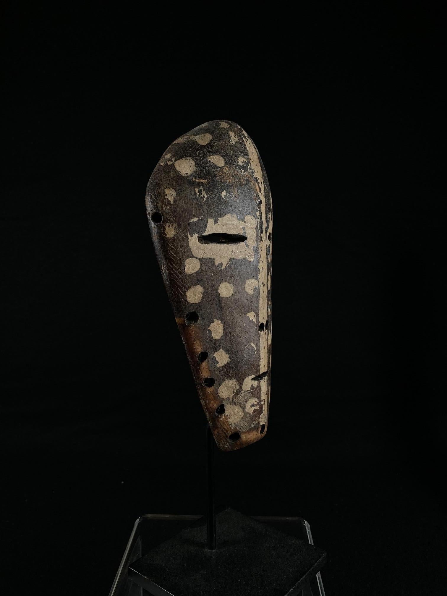 Lengola Mask, Africa In Good Condition In Point Richmond, CA