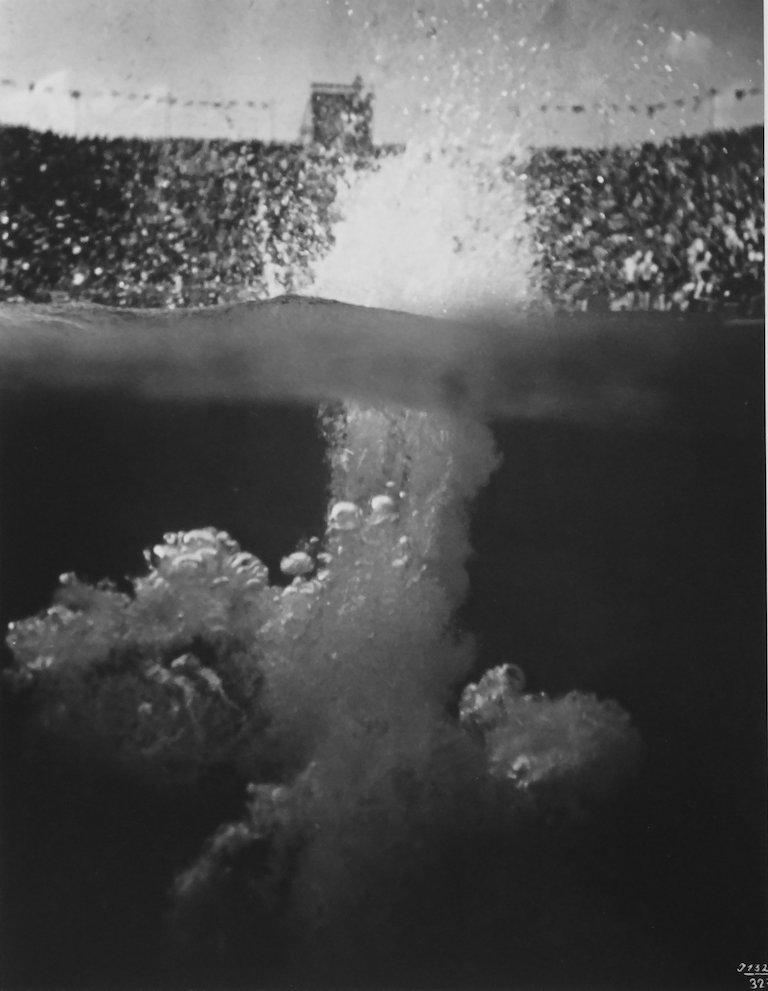 Der Einsprung, 1936 (The Entry), Silver Gelatin Print - Photograph by Leni Riefenstahl