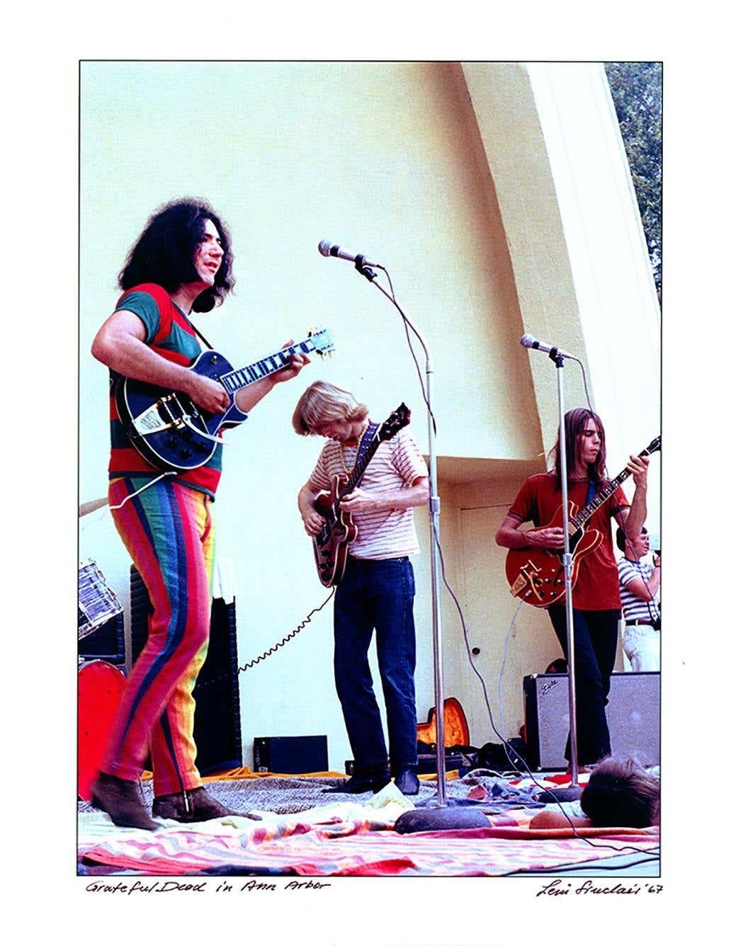 Grateful Dead-Fotografie von Ann Arbor, Michigan 1968 von Jerry Garcia (Pop-Art), Photograph, von Leni Sinclair