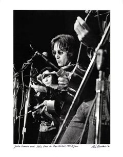 Vintage John Lennon photograph Detroit, 1971 (photo of John Lennon)