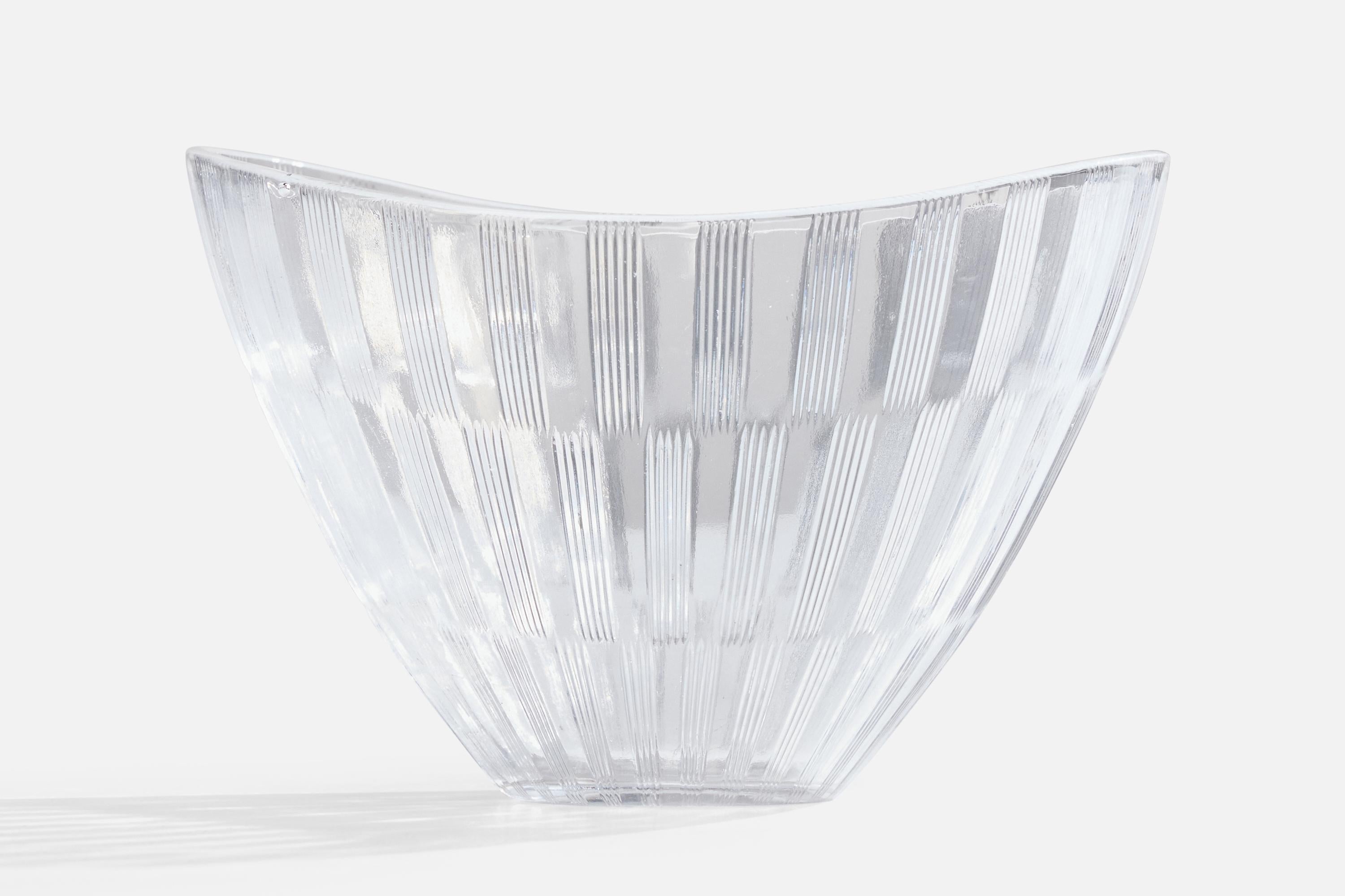 A glass bowl designed by Lennart Andersson and produced by Gullaskruf, Sweden, c. 1950s.

Overall Dimensions (inches): 4.0