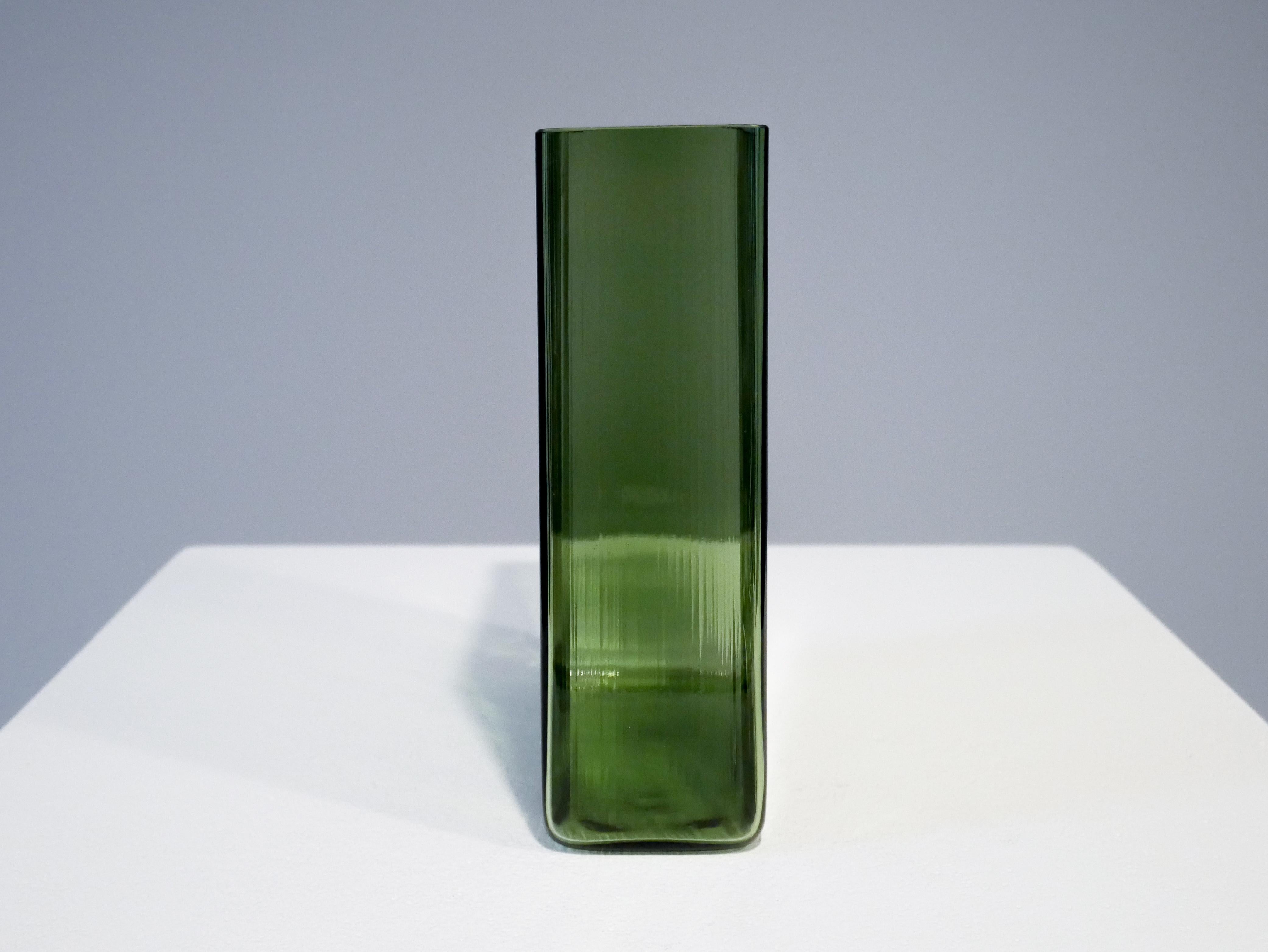 Mid-20th Century Lennart Andersson Vases Model Isi, Produced by Gullaskruf in Sweden, 1950s For Sale