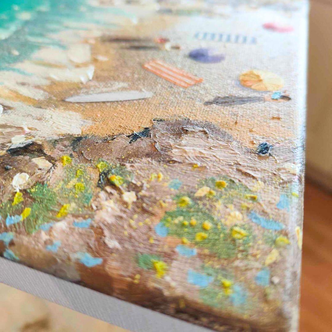 Deux peintures aériennes colorées et vivantes représentant des eaux turquoises et des parasols. Ces tableaux ont été inspirés par la côte nord des Cornouailles et peints en Cornouailles. Lenny Cornforth est un artiste britannique contemporain qui