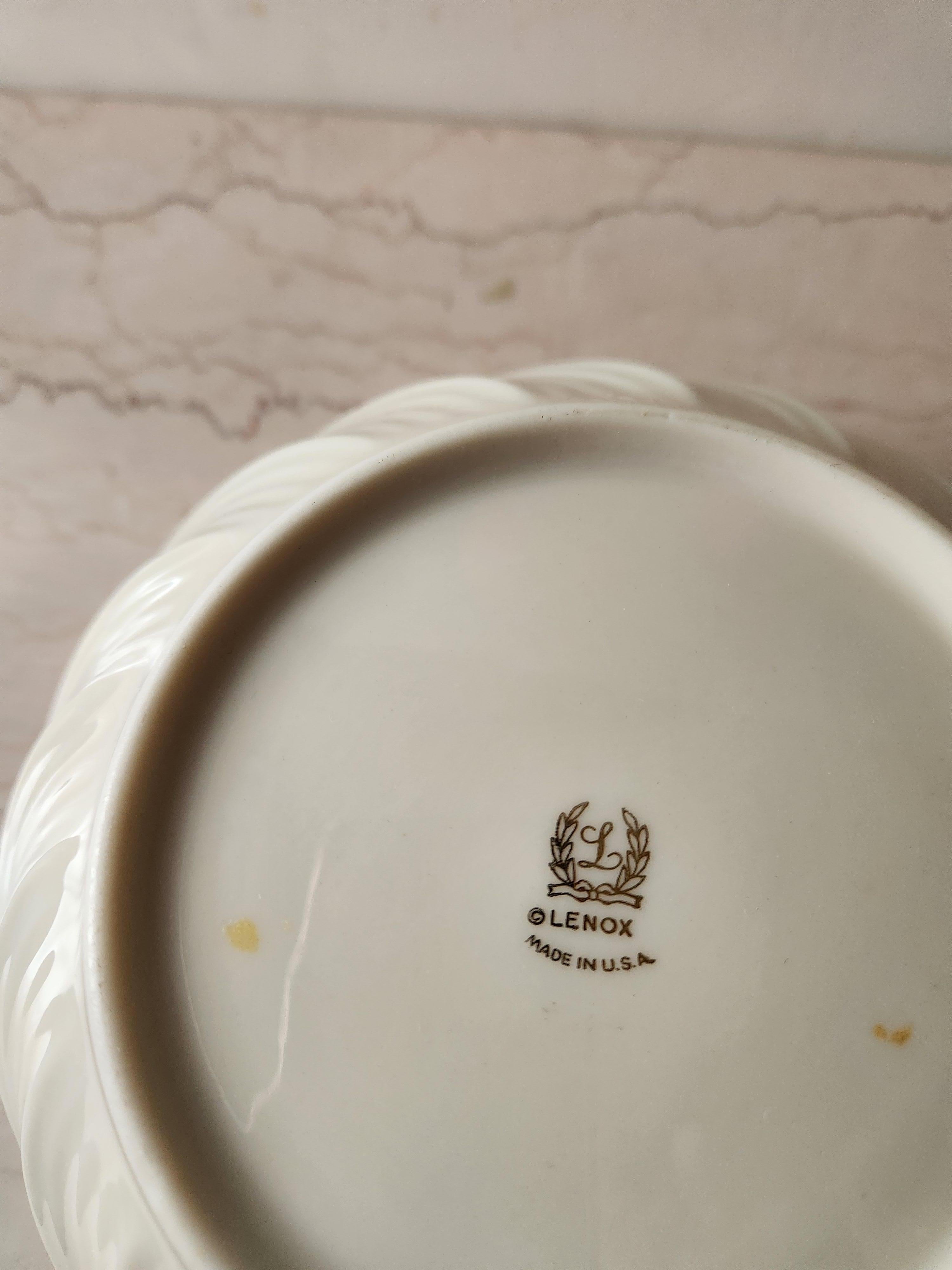 Lenox Elegant Vegetable Bowl Swirled Ivory Gold Trim For Sale 6