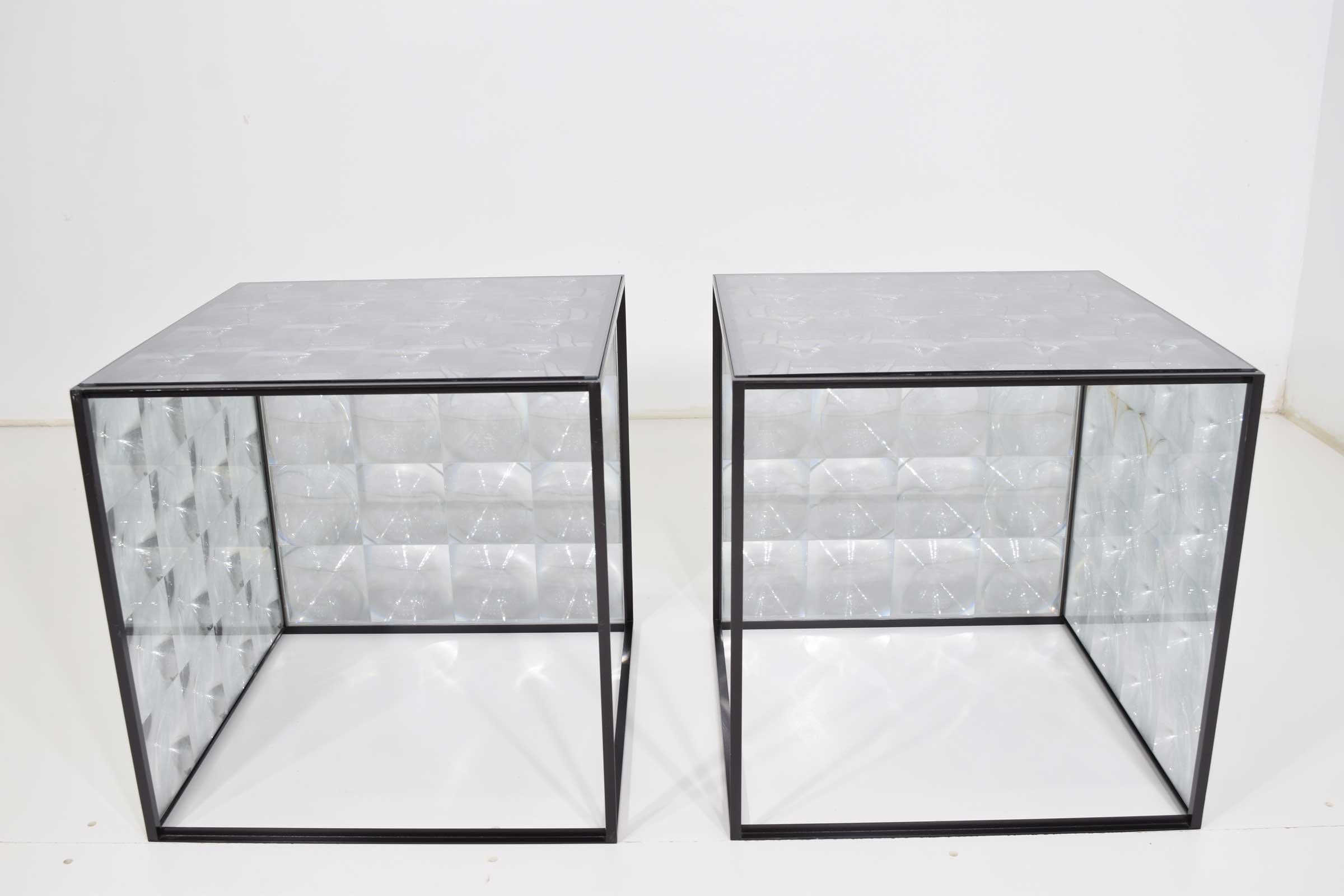 Moderne Tables d'appoint Lens de Patricia Urquiola