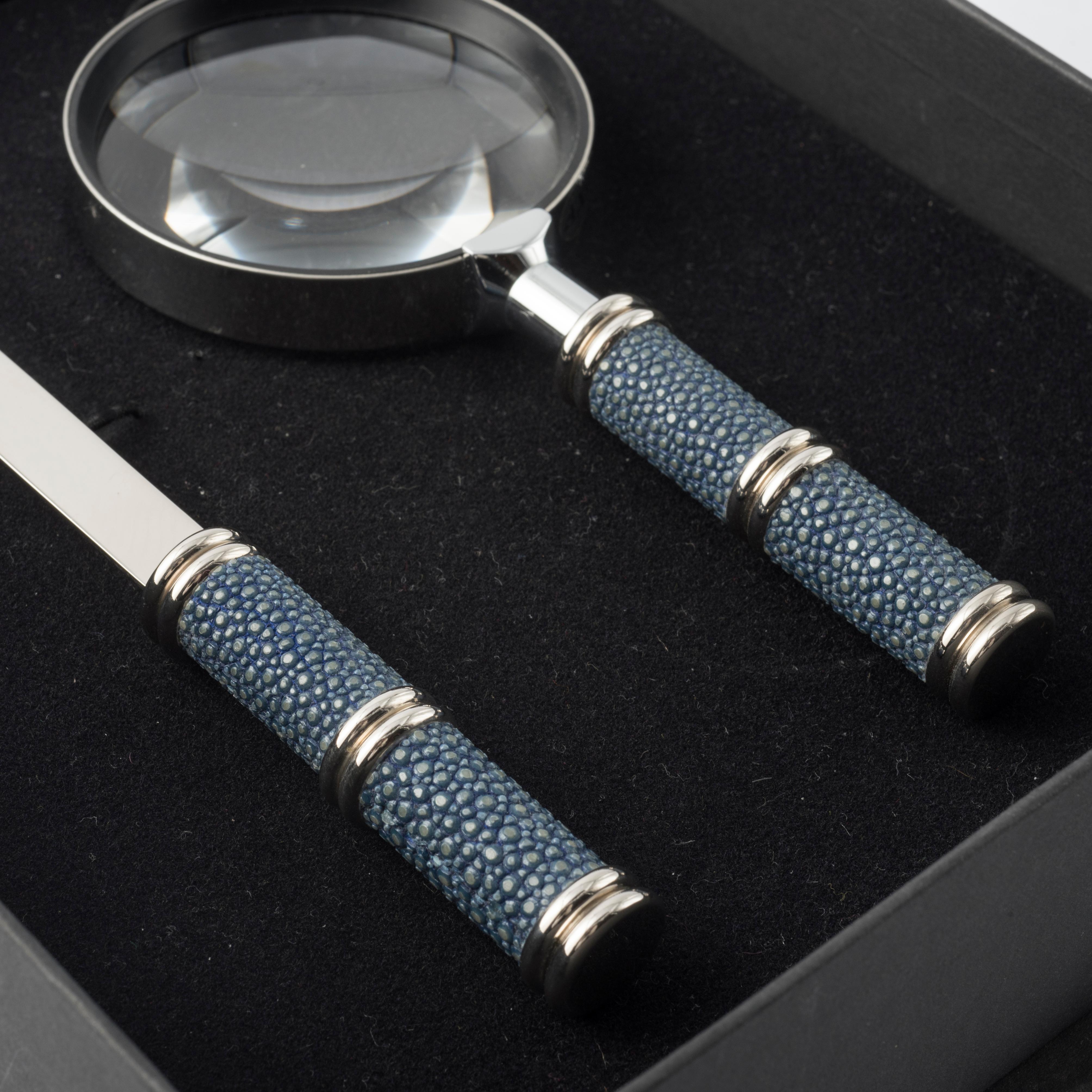 Schreibtischset aus blauem Chagrinleder - Objektiv und Brieföffner im Zustand „Neu“ im Angebot in Spilimbergo, IT