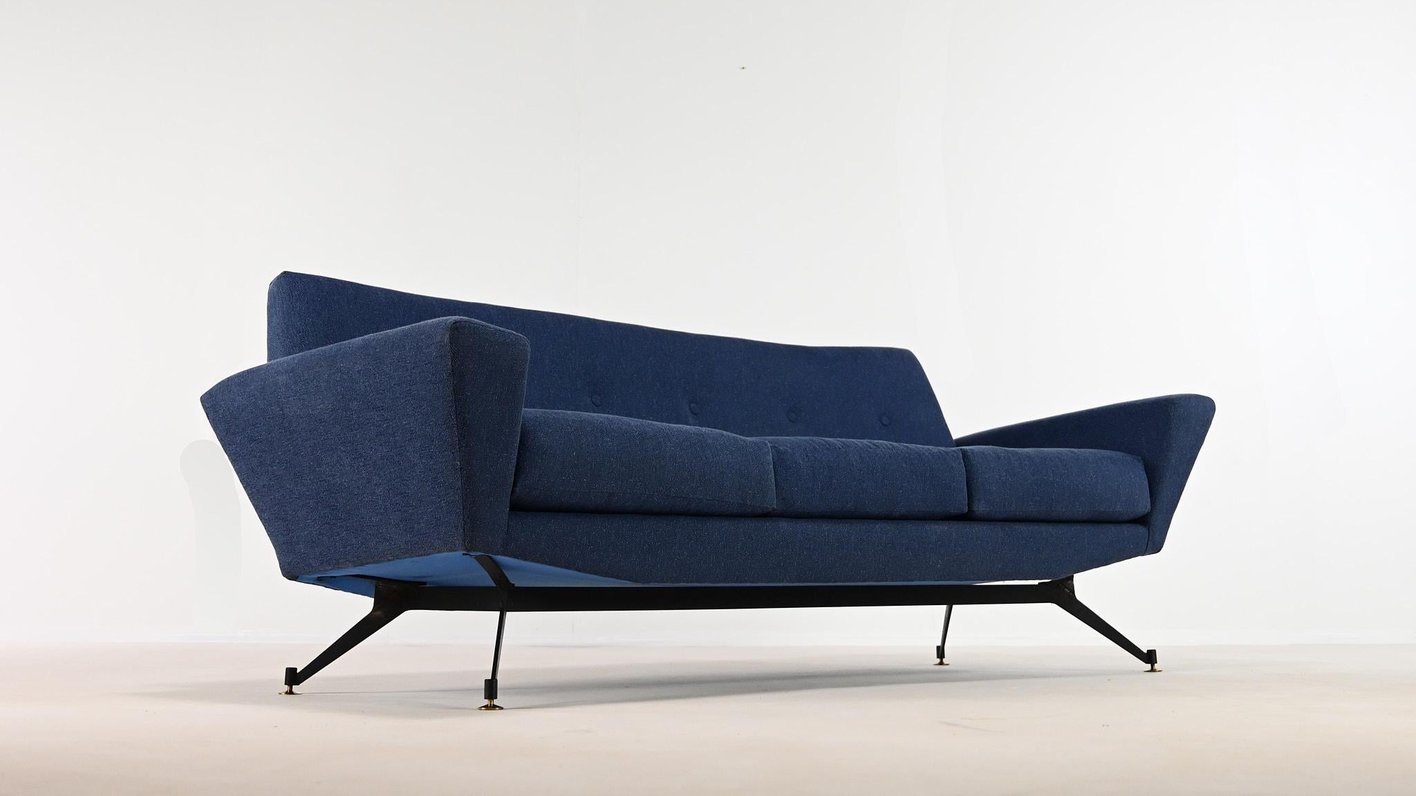 Lenzi, Canapé Three Seater Italie, C.C. en vente 11