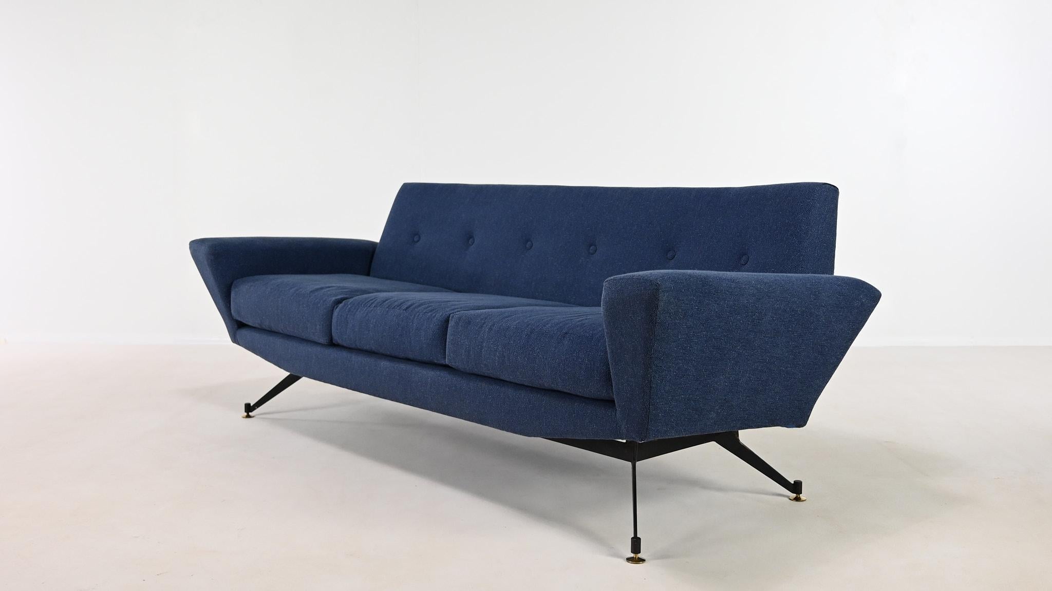 italien Lenzi, Canapé Three Seater Italie, C.C. en vente
