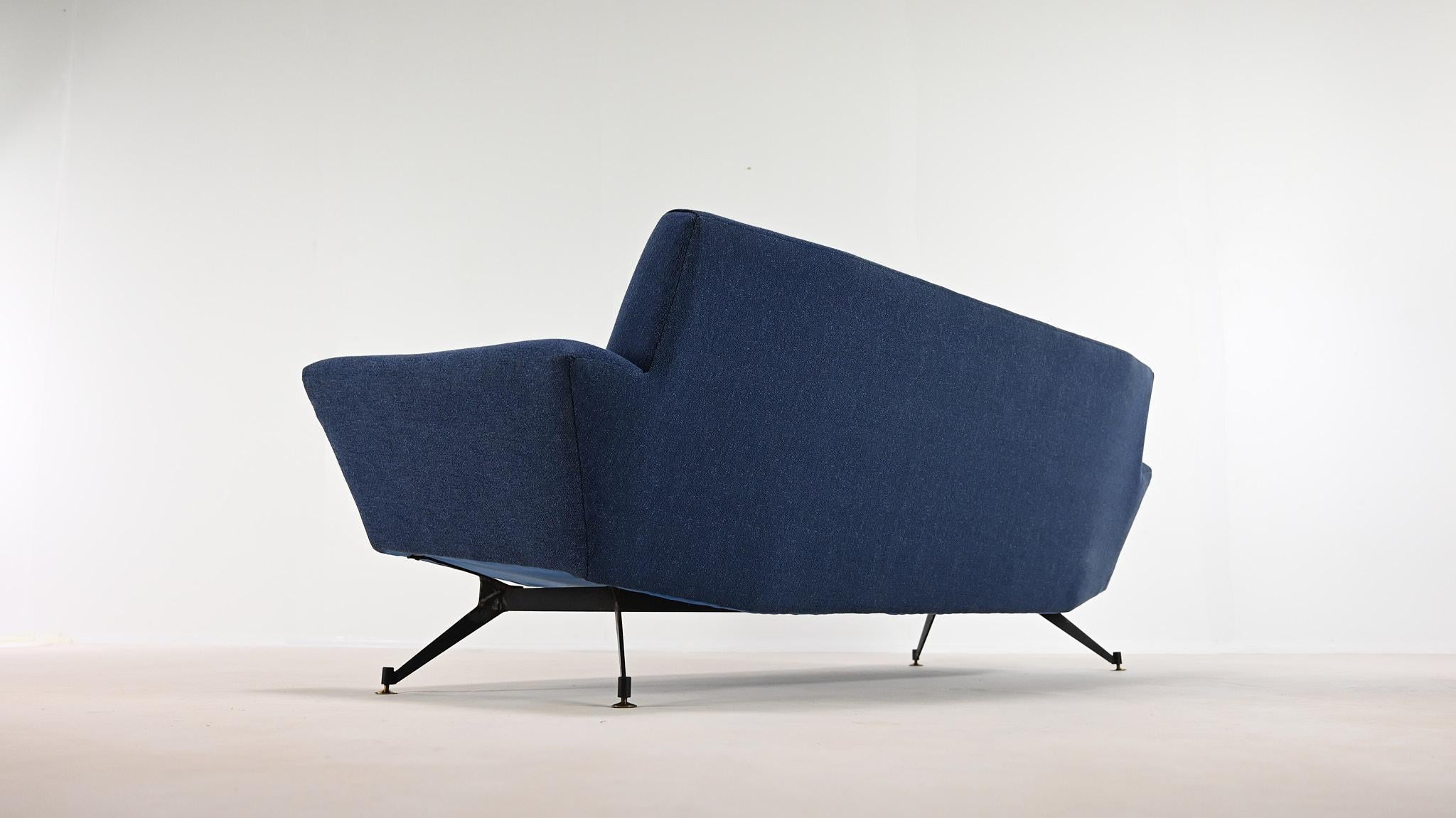 Lenzi, Canapé Three Seater Italie, C.C. en vente 1