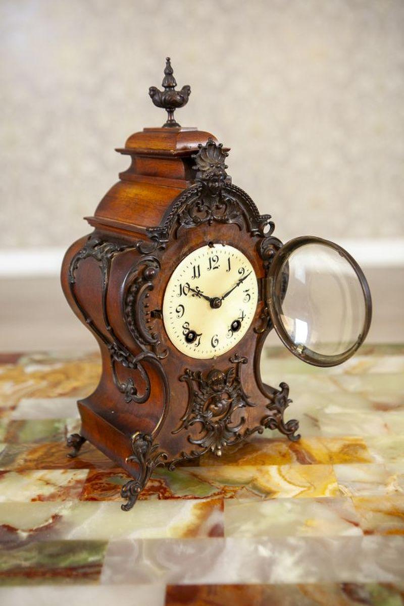 Lenzkirch Mantel Clock Circa 1895-1900 in Walnut Case In Good Condition For Sale In Opole, PL